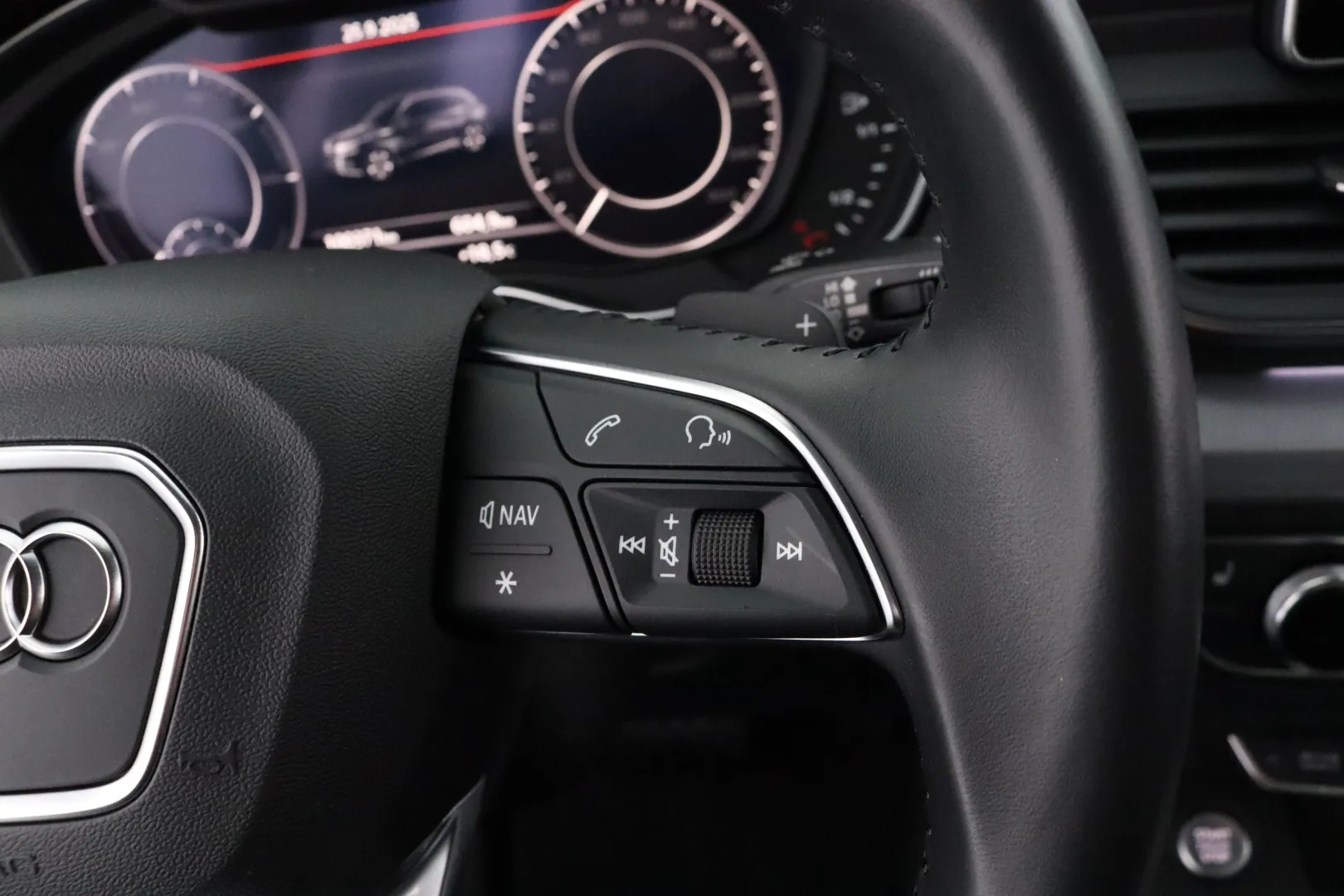 AUDI Q5 GPX-126 carousel image