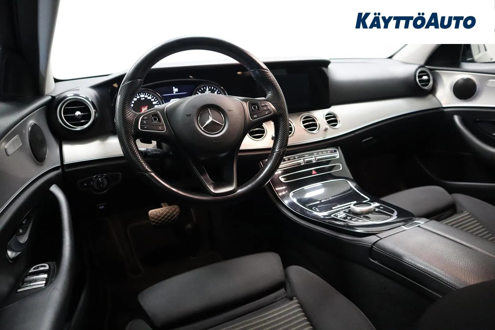 MERCEDES-BENZ E SNR-311 carousel image