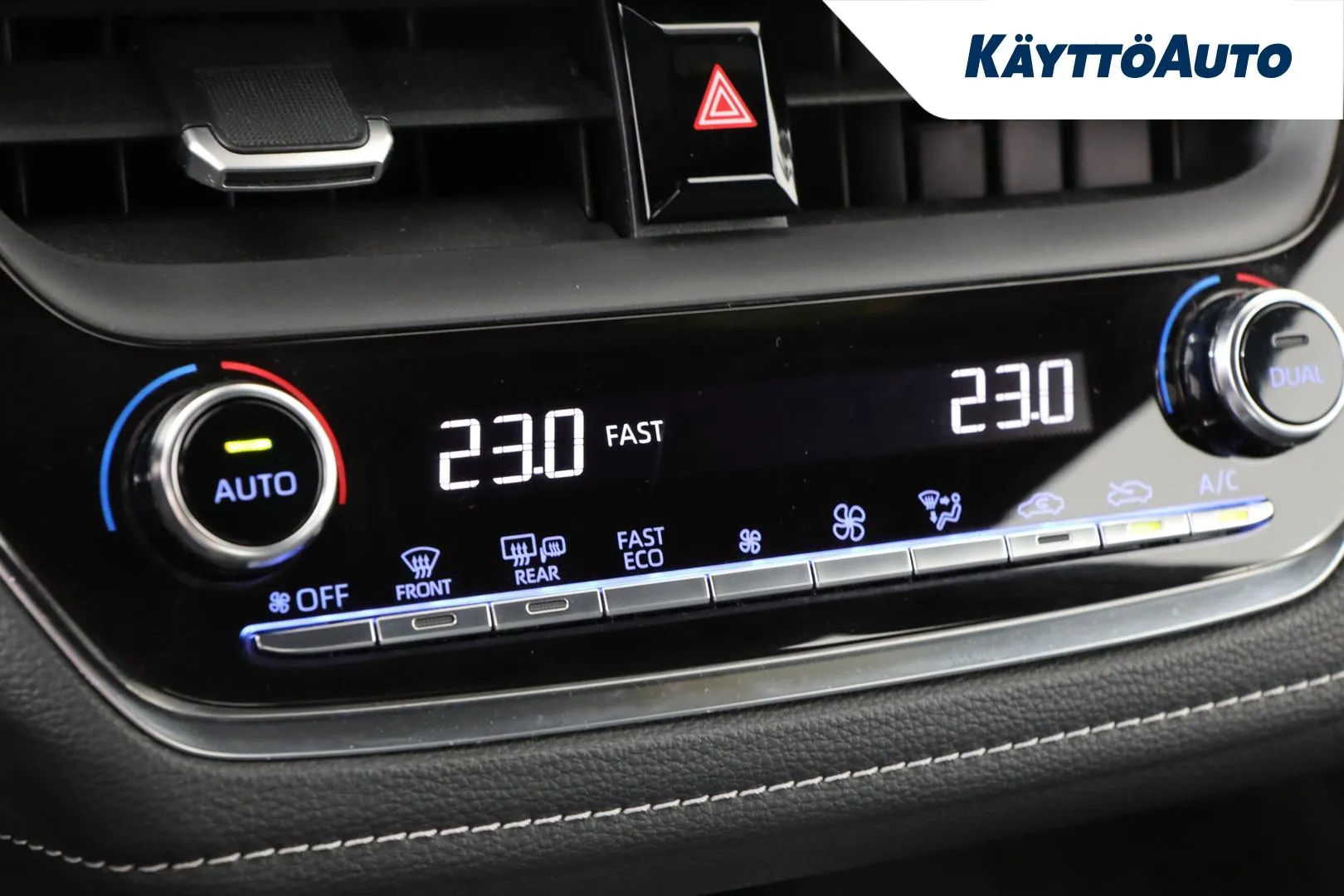 Toyota Corolla ZMO-378 carousel image