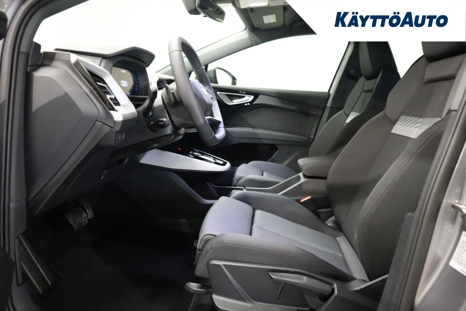 Audi Q4 e-tron SZH-323 carousel image