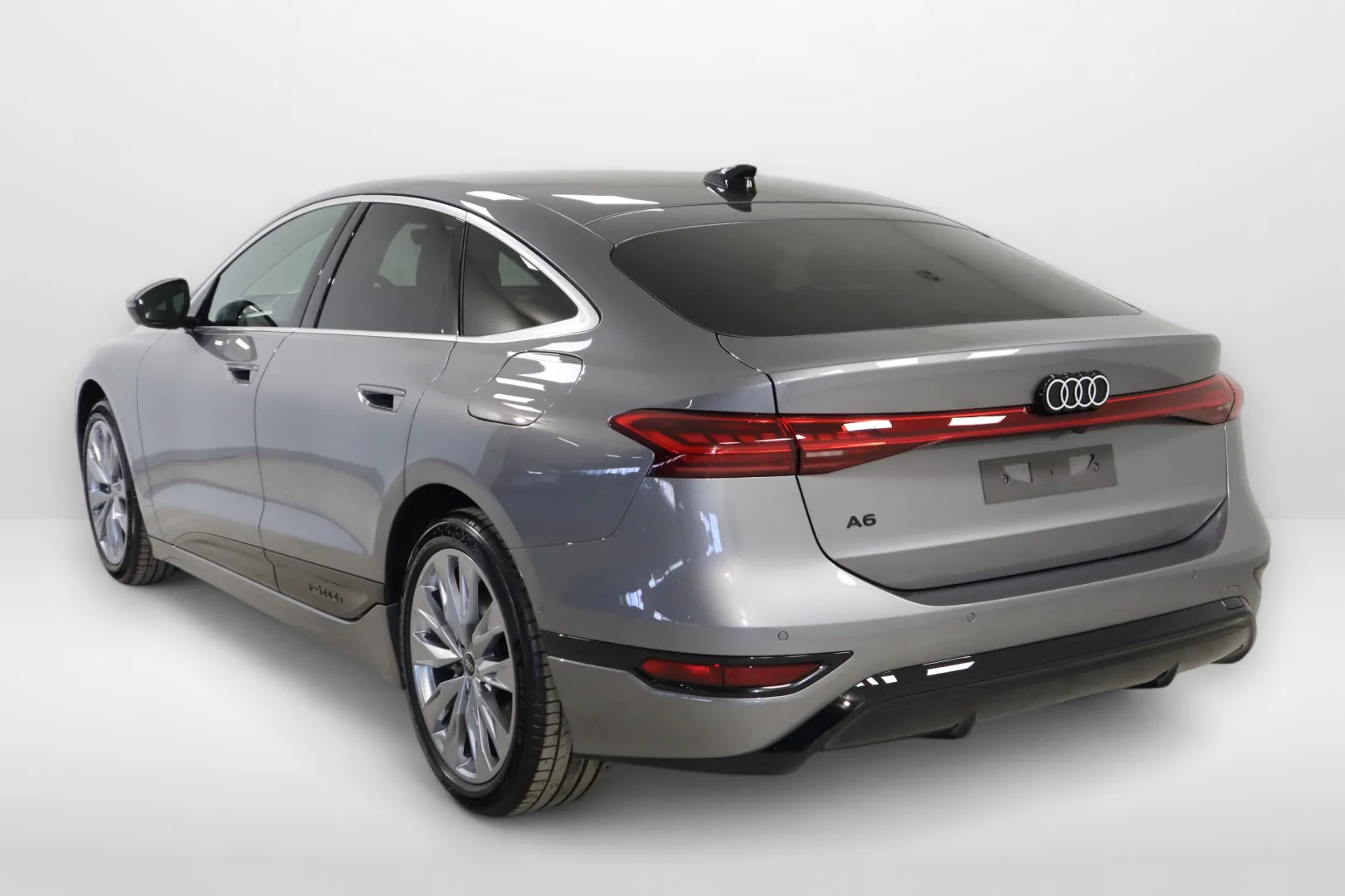 Audi A6 e-tron SZK-253 carousel image
