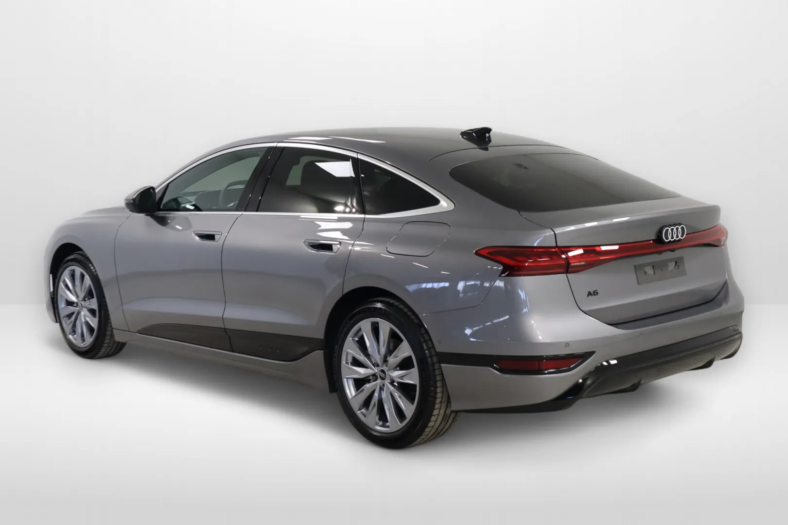 Audi A6 e-tron SZK-253 carousel image