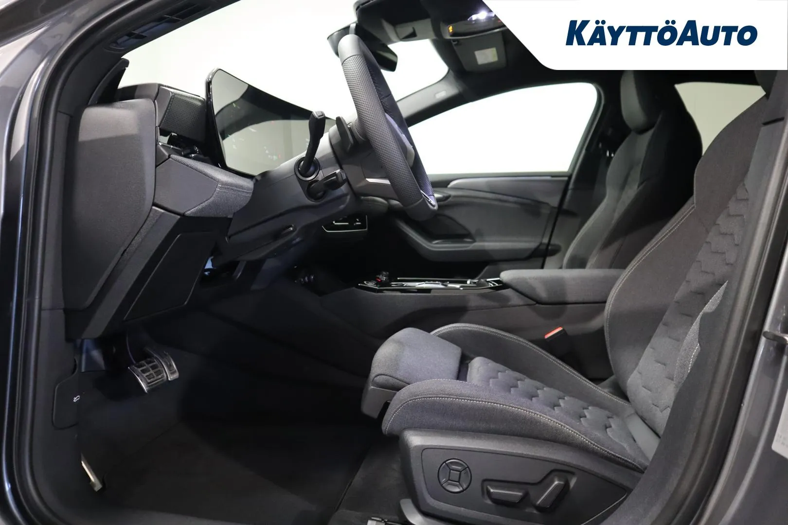 Audi A6 e-tron SZK-253 carousel image