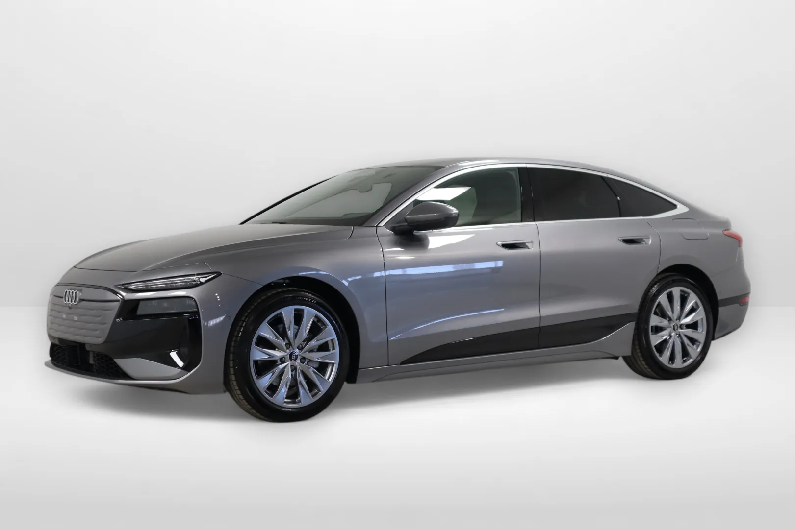 Audi A6 e-tron SZK-253 carousel image