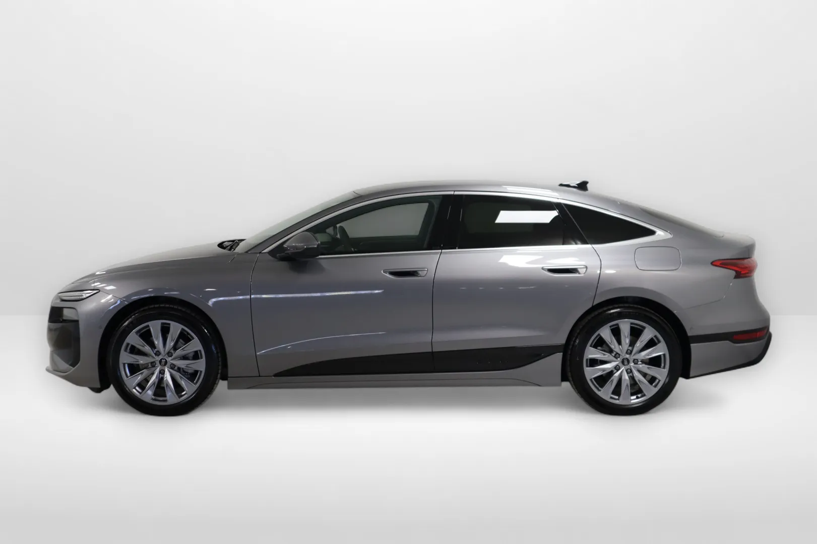 Audi A6 e-tron SZK-253 carousel image