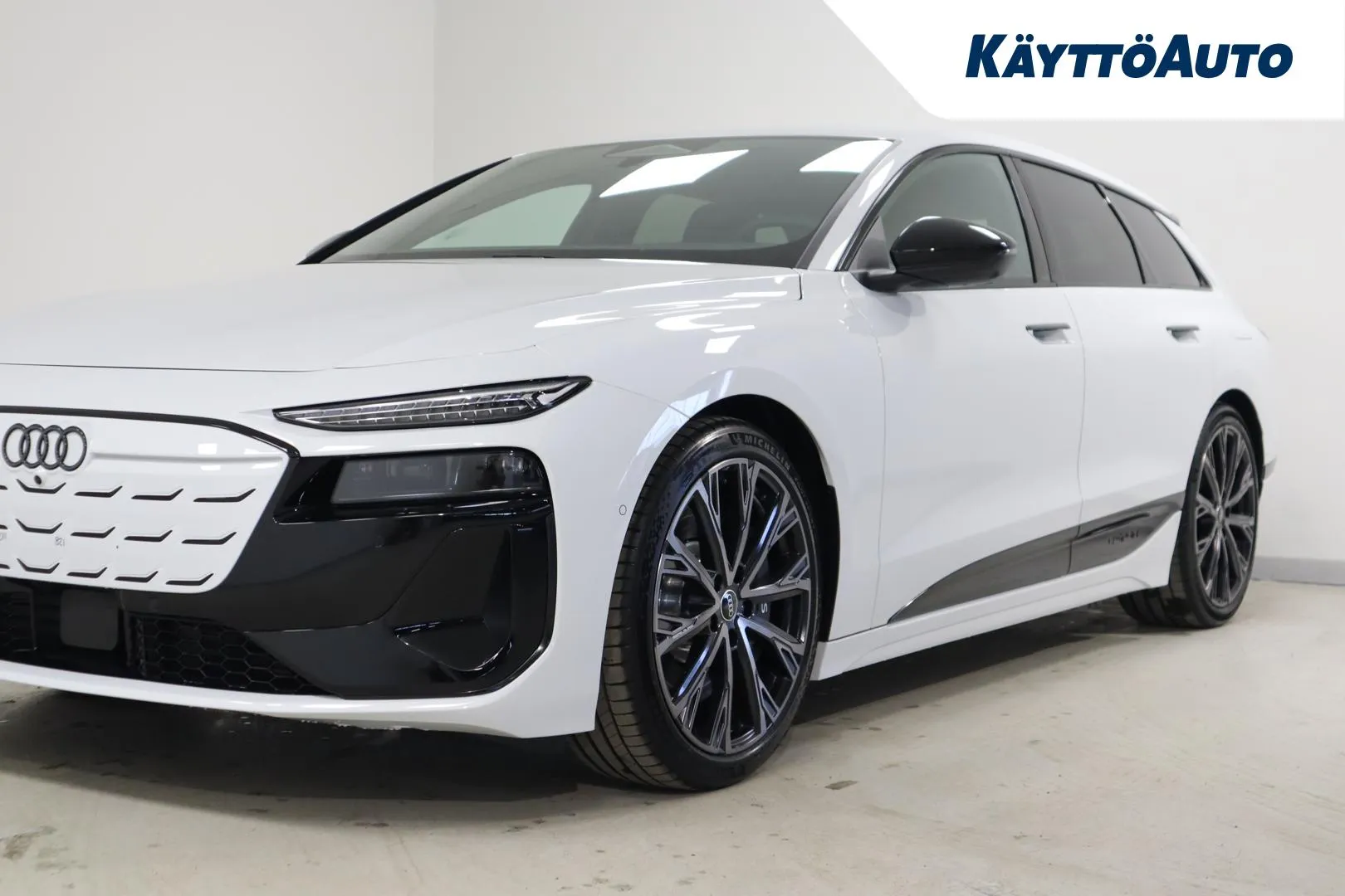 Audi S6 e-tron SZK-266 carousel image