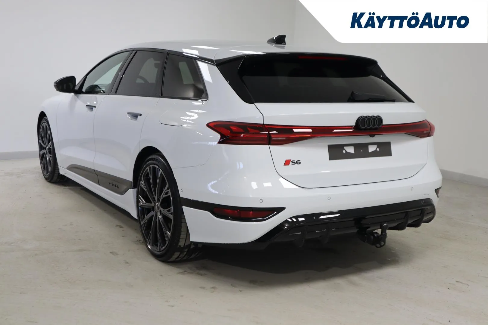 Audi S6 e-tron SZK-266 carousel image