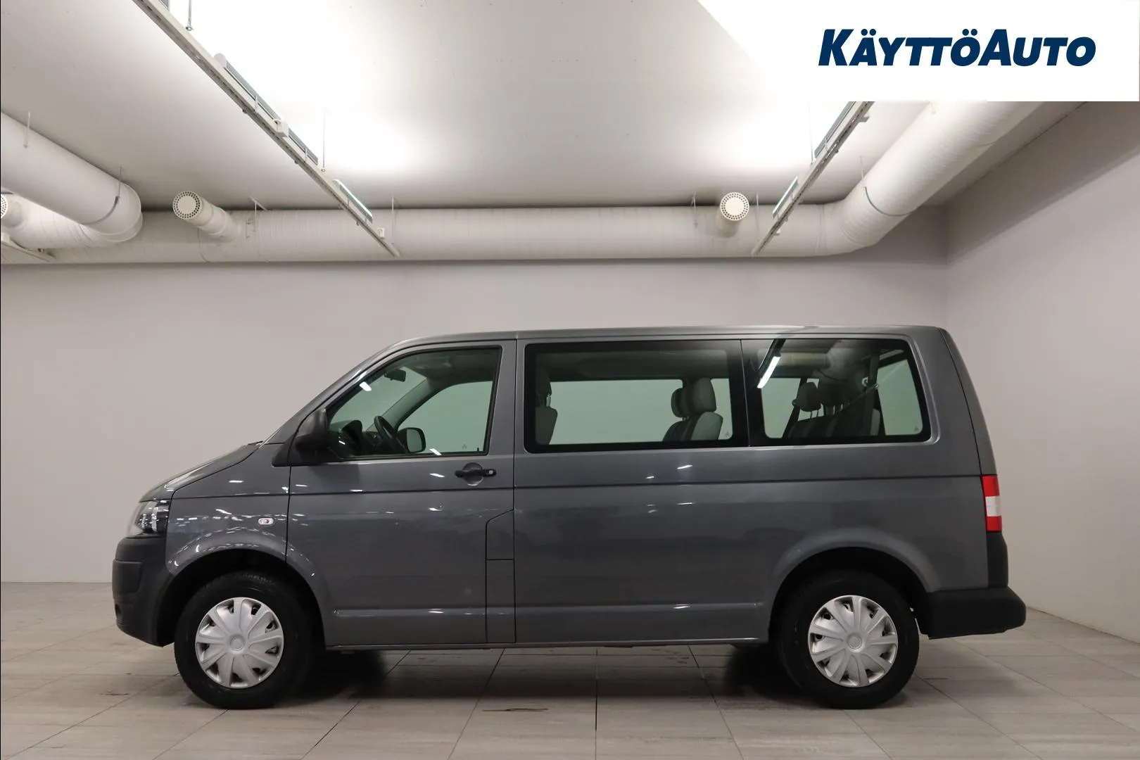 VOLKSWAGEN Transporter CMB-833 carousel image