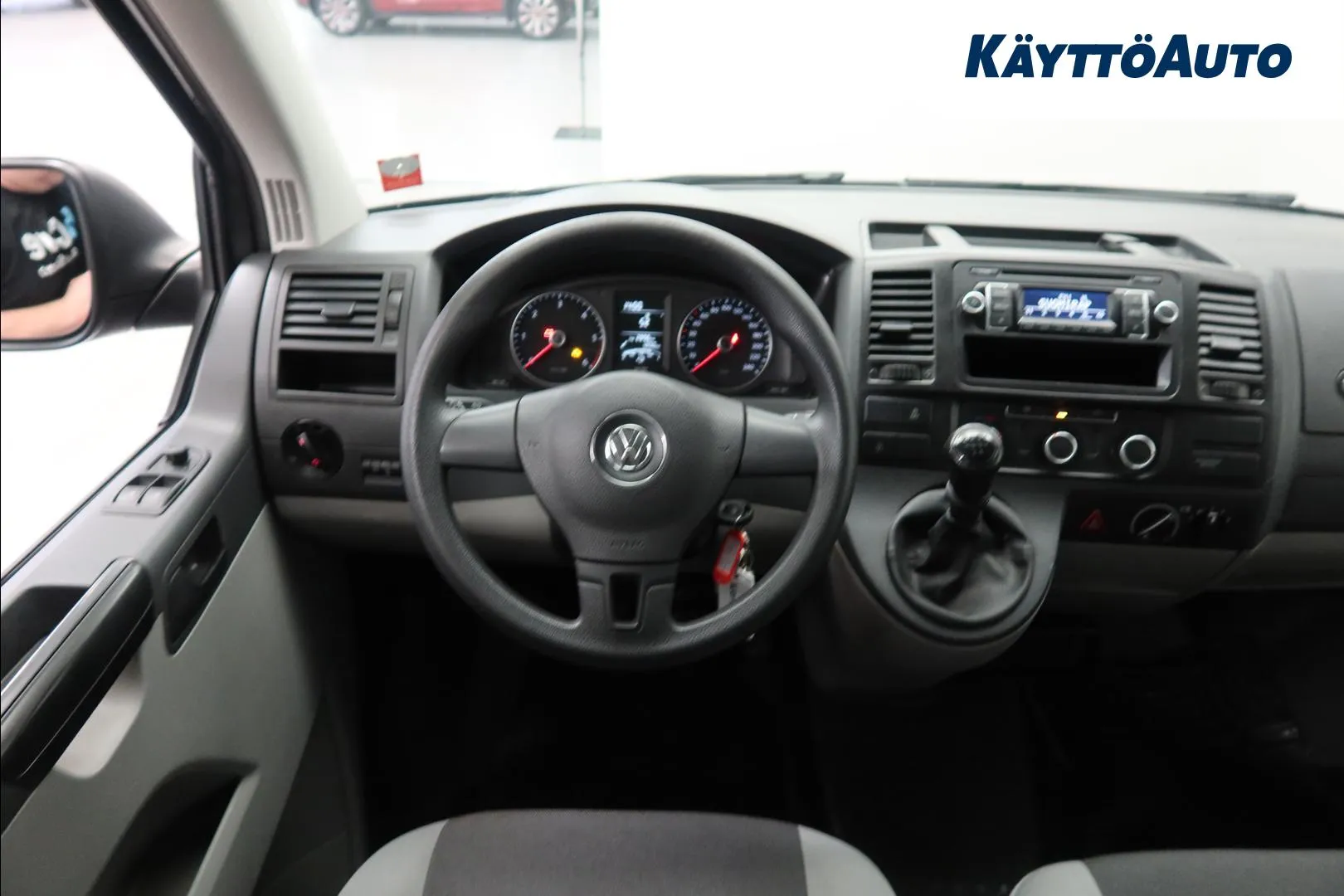 VOLKSWAGEN Transporter CMB-833 carousel image