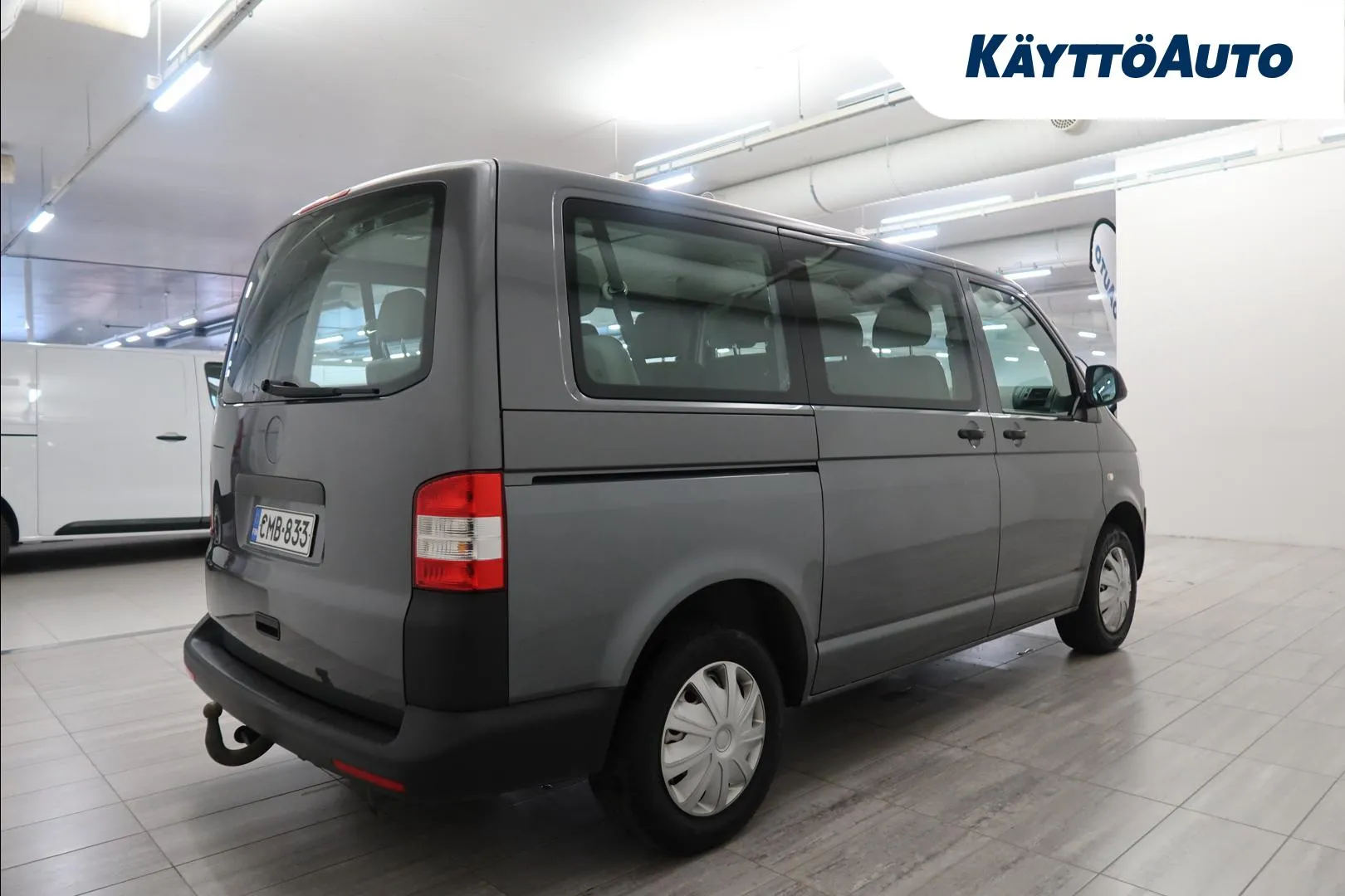 VOLKSWAGEN Transporter CMB-833 carousel image
