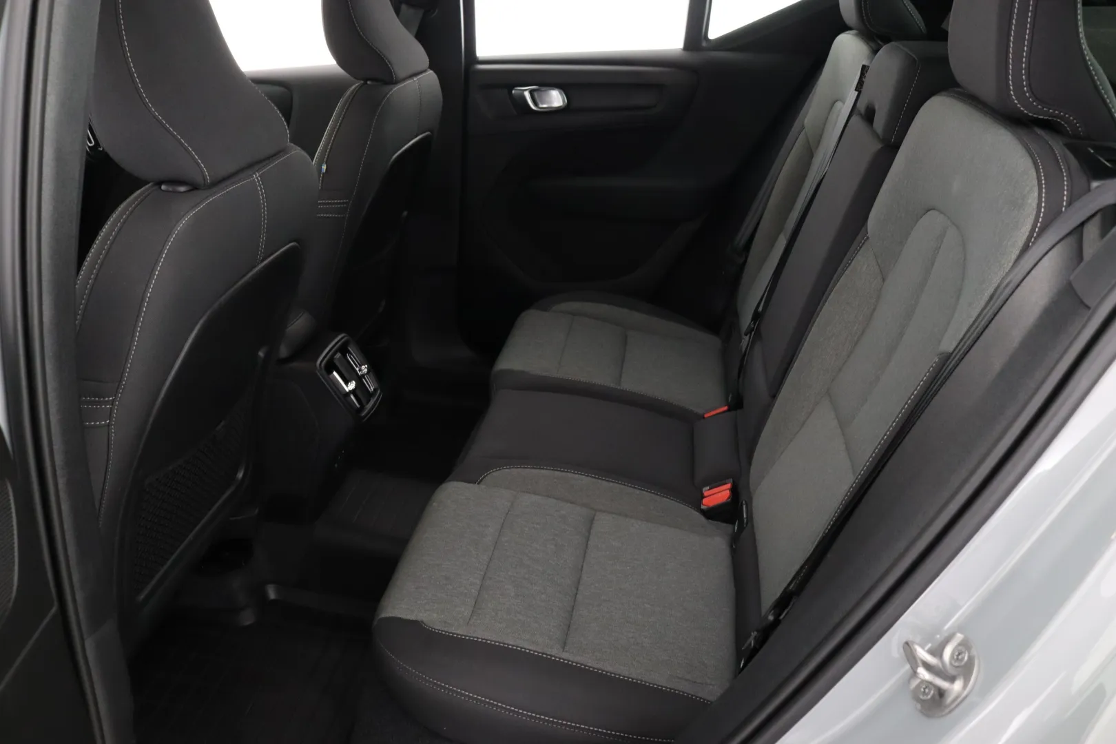 VOLVO XC40 RVR-504 carousel image