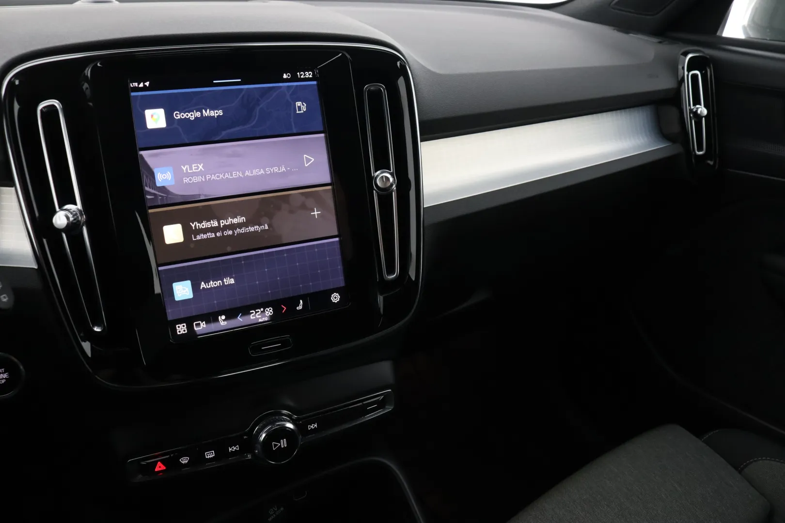 VOLVO XC40 RVR-504 carousel image