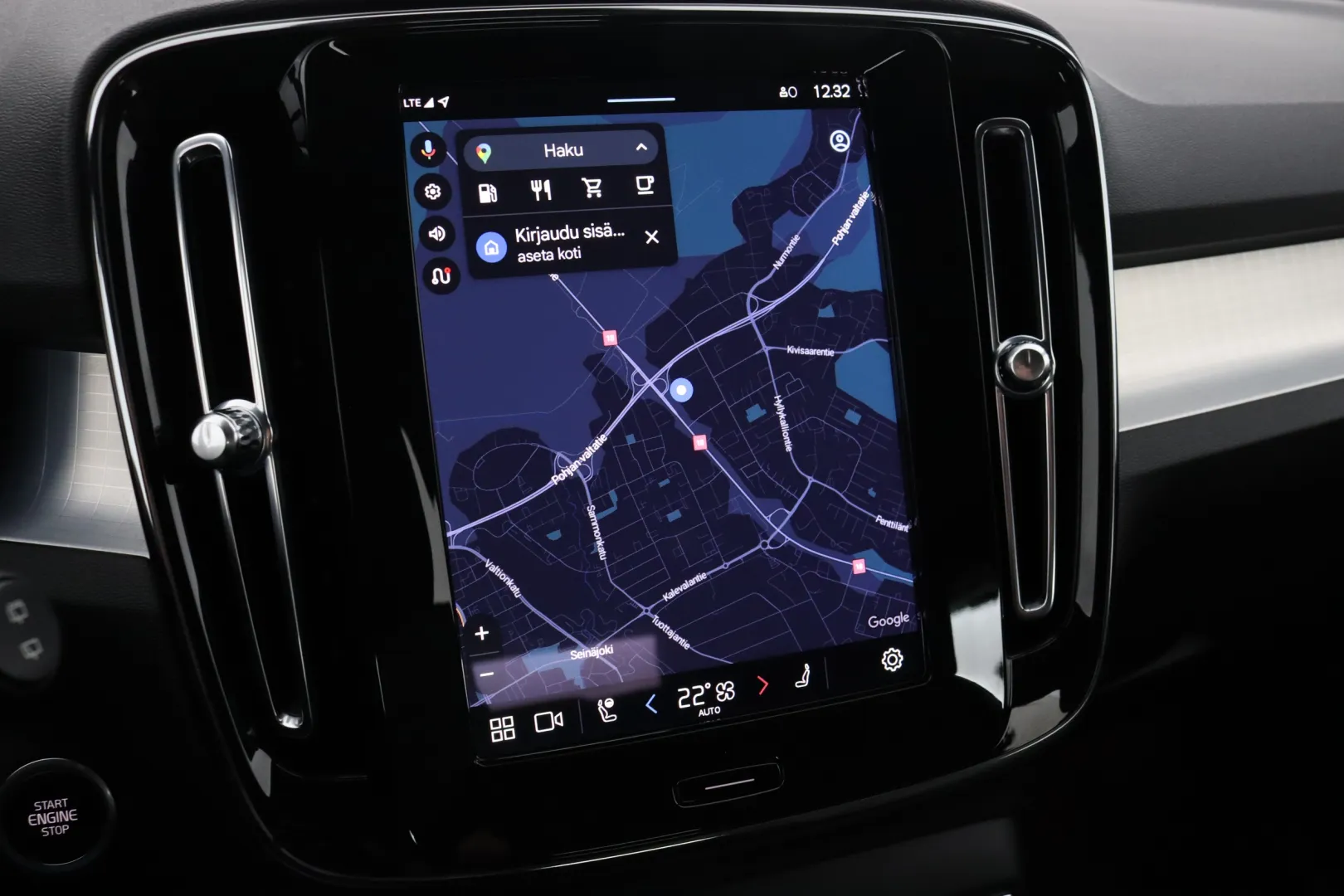 VOLVO XC40 RVR-504 carousel image