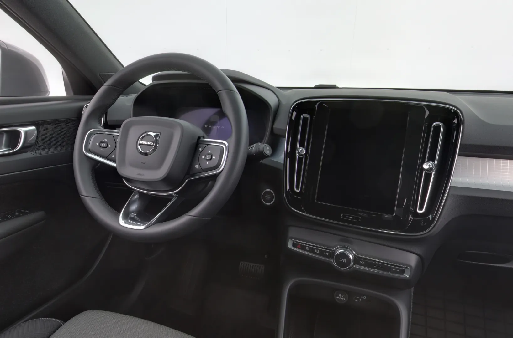 VOLVO XC40 RVU-867 carousel image