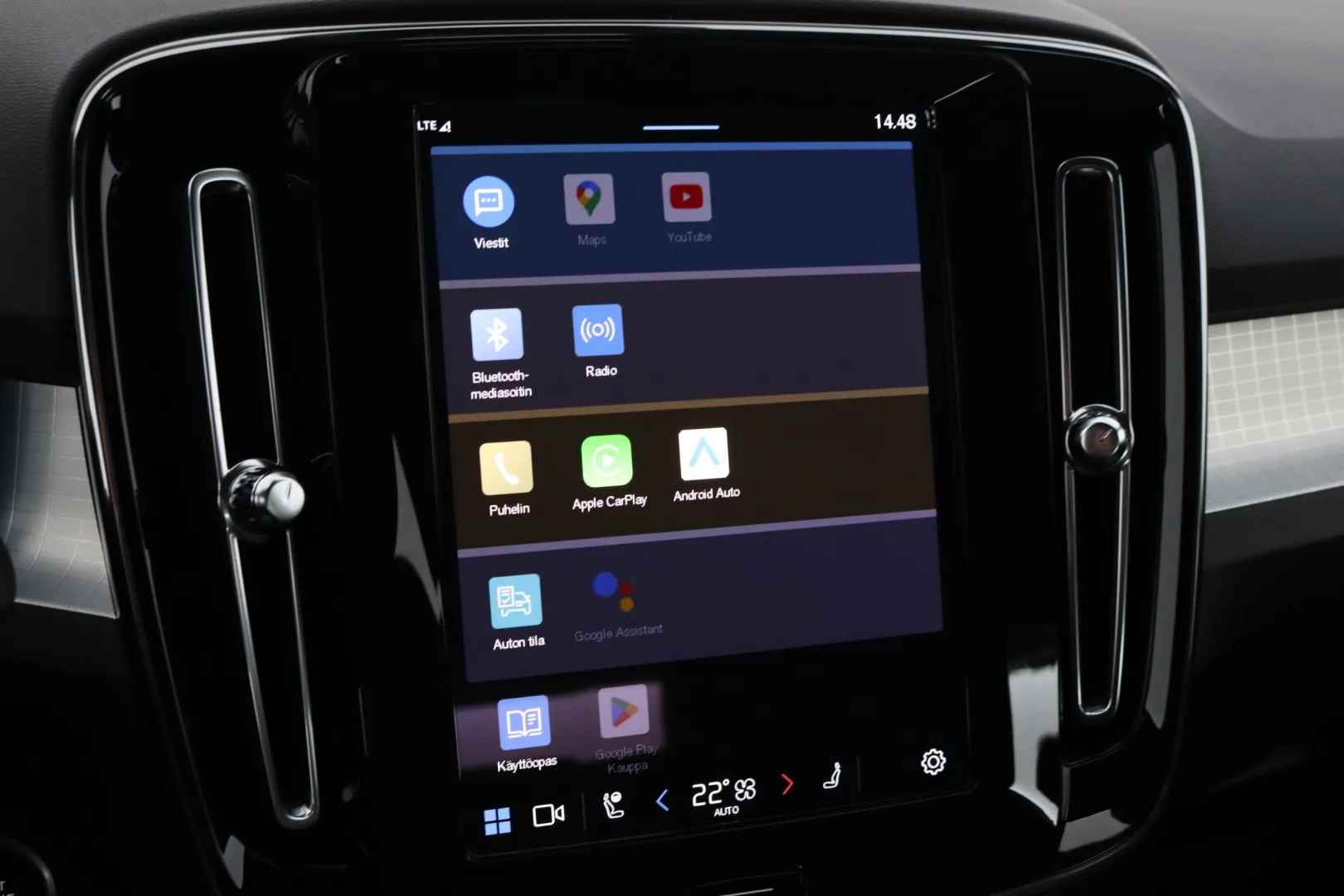 VOLVO XC40 RVU-867 carousel image