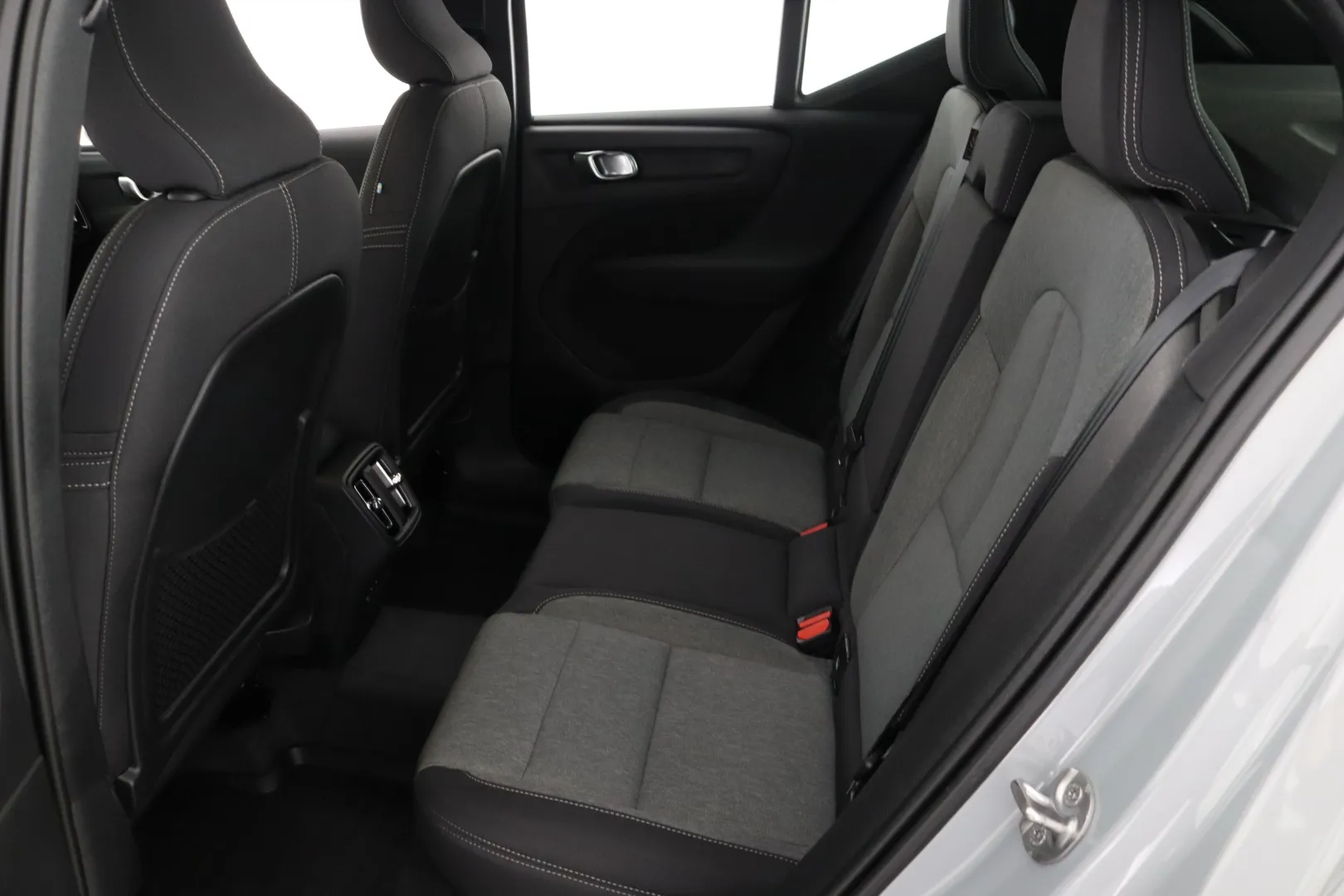 VOLVO XC40 RVU-867 carousel image