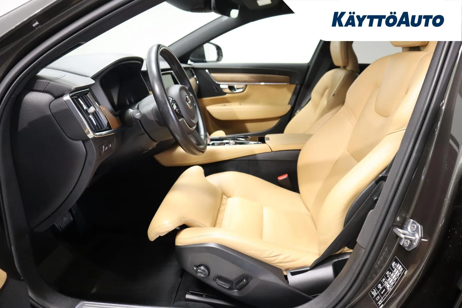 VOLVO V90 BXJ-393 carousel image