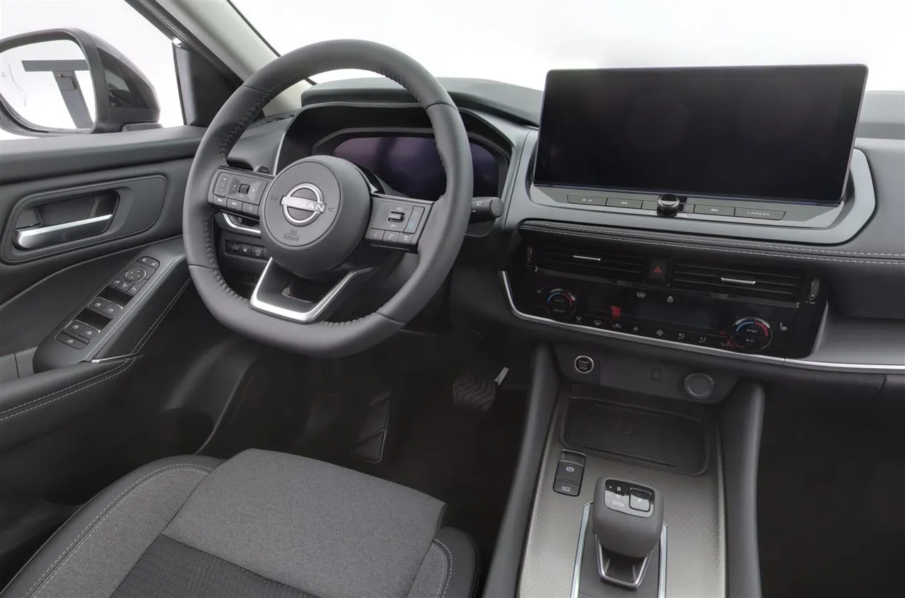 Nissan Qashqai NOE-365 carousel image