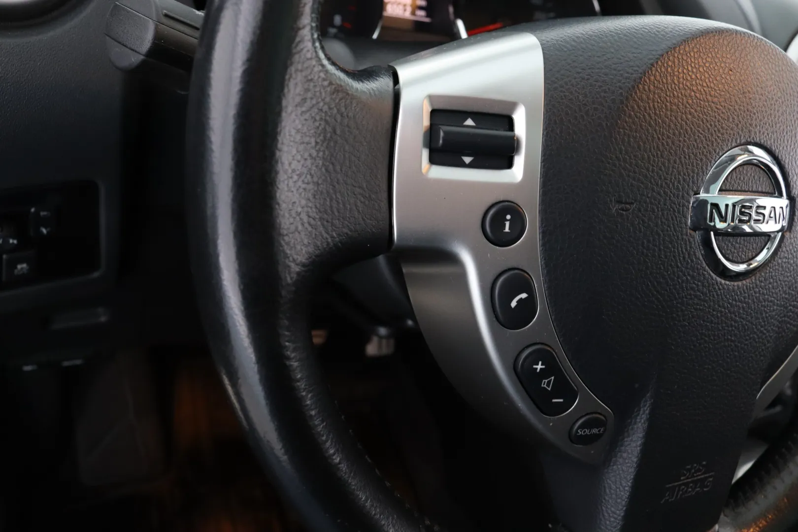 NISSAN Qashqai CHT-336 carousel image
