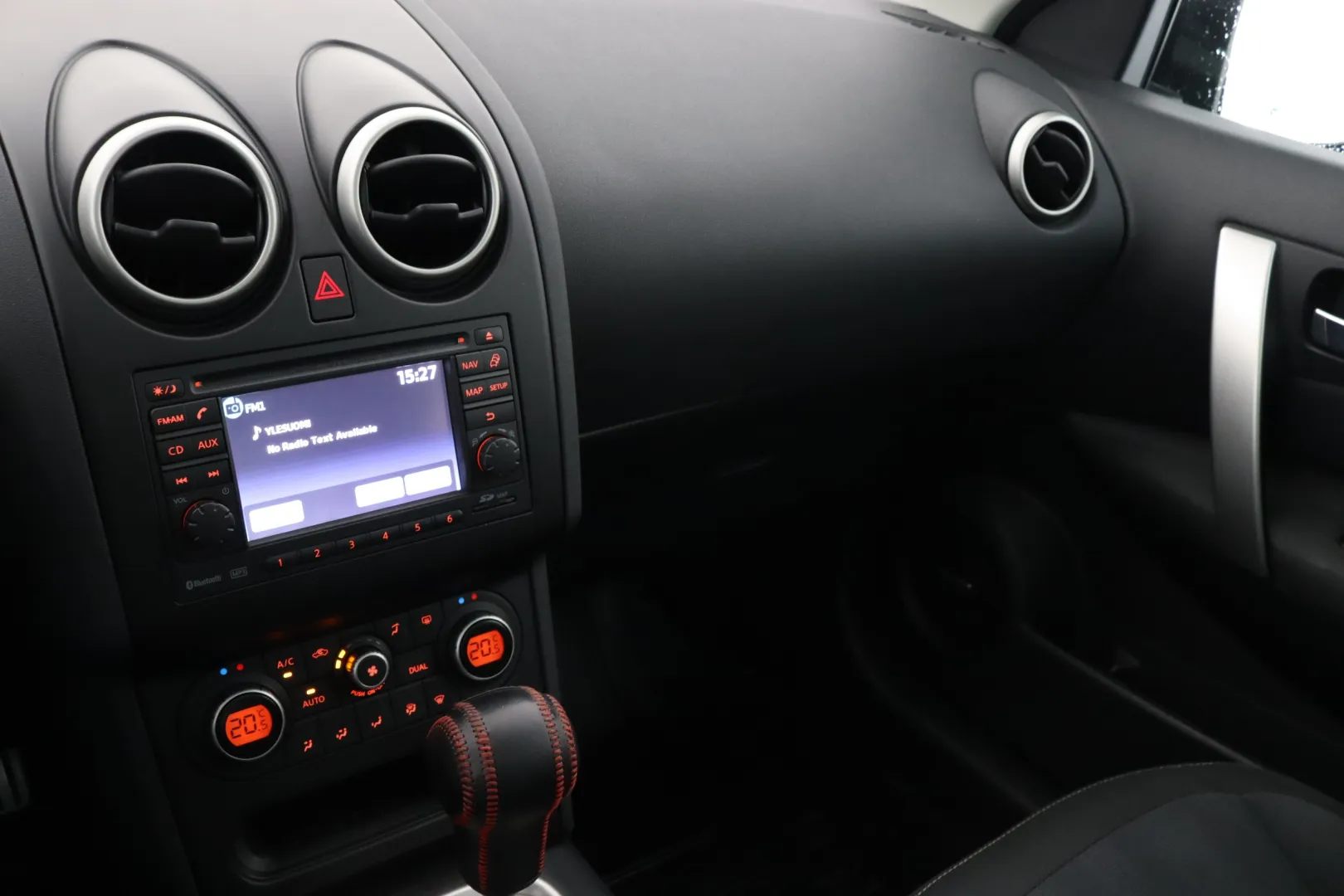 NISSAN Qashqai CHT-336 carousel image