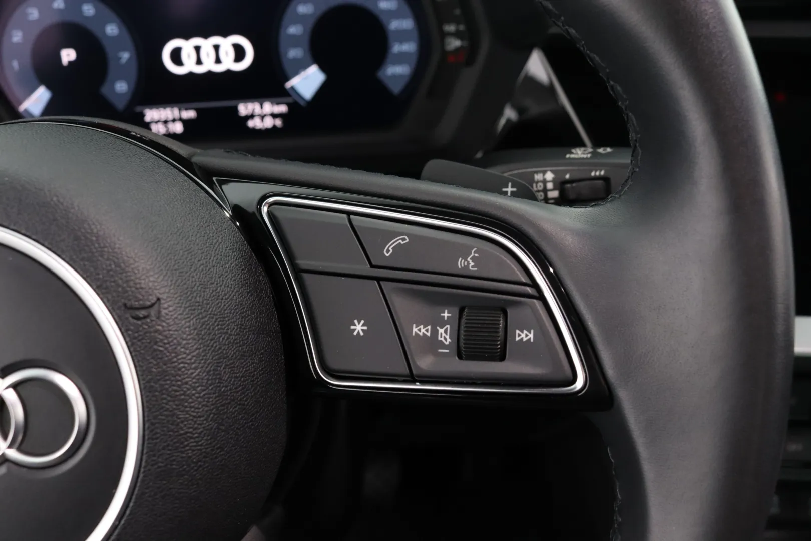 AUDI A3 CRF-587 carousel image
