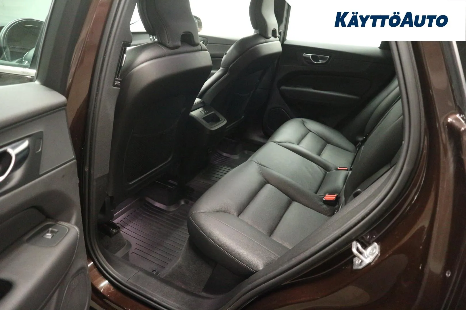 VOLVO XC60 JMB-851 carousel image