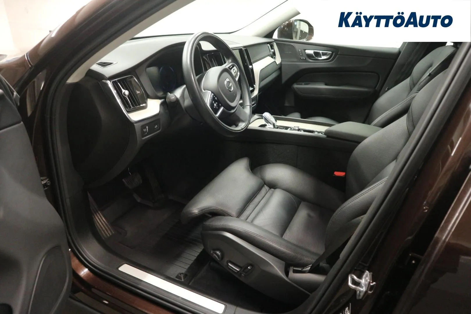 VOLVO XC60 JMB-851 carousel image