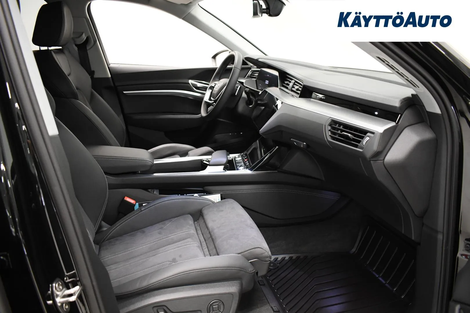 AUDI Q8 e-tron GPN-980 carousel image