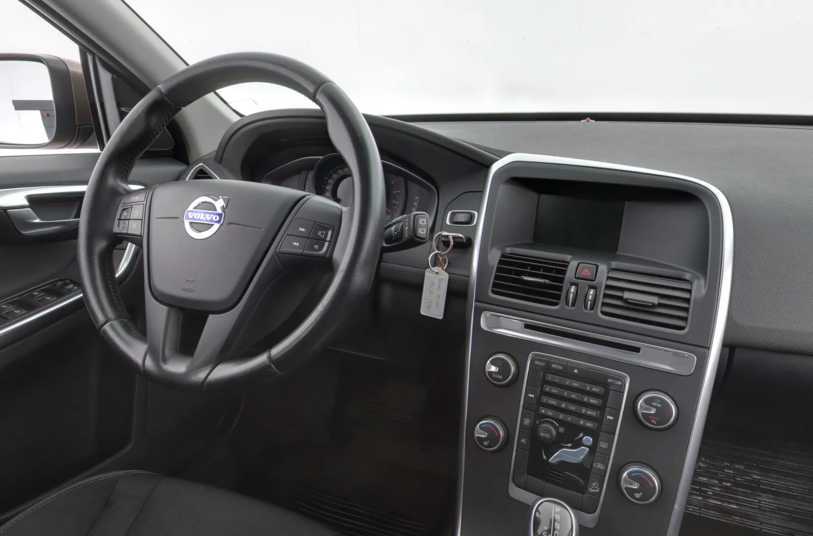 VOLVO XC60 MLR-370 carousel image