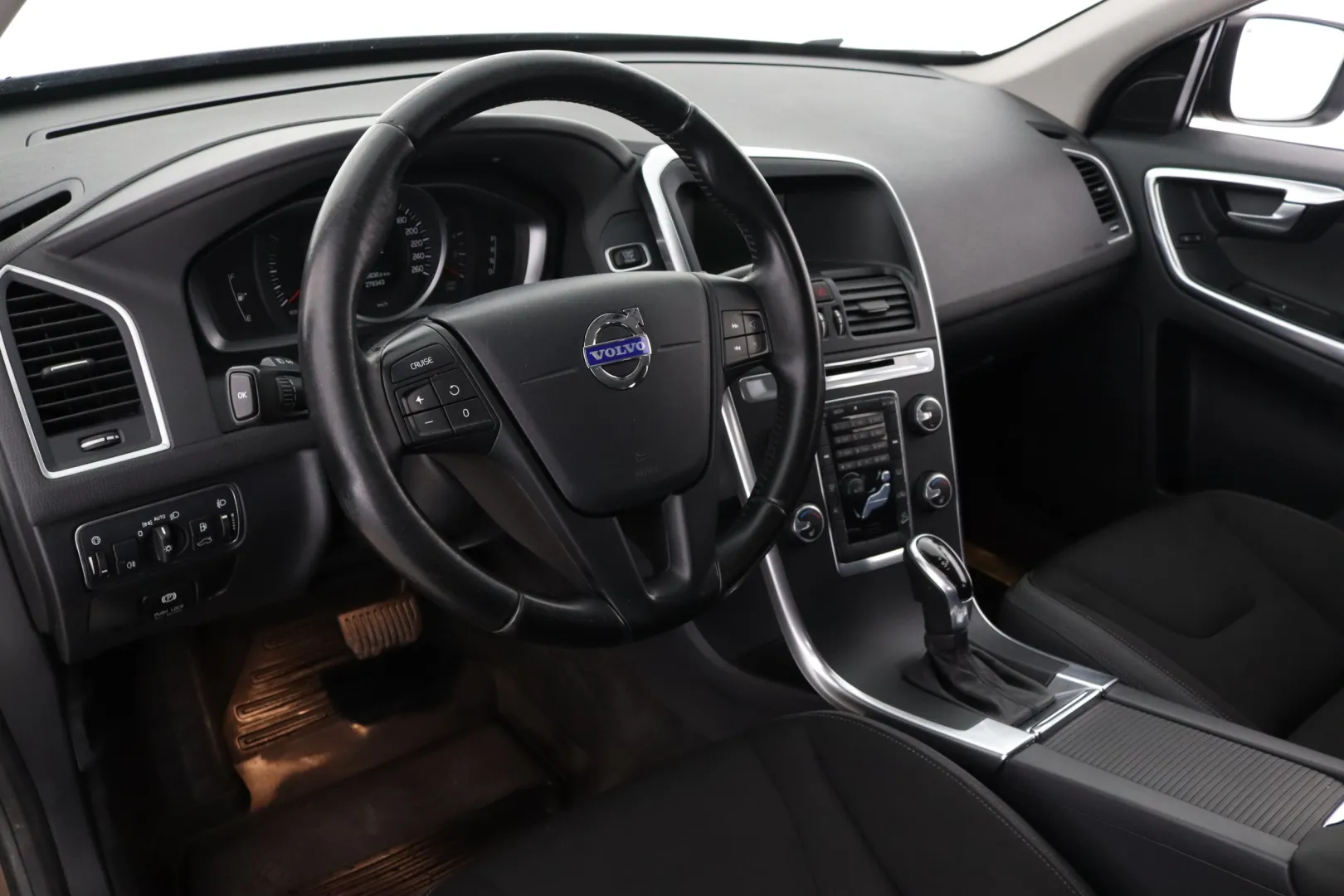 VOLVO XC60 MLR-370 carousel image