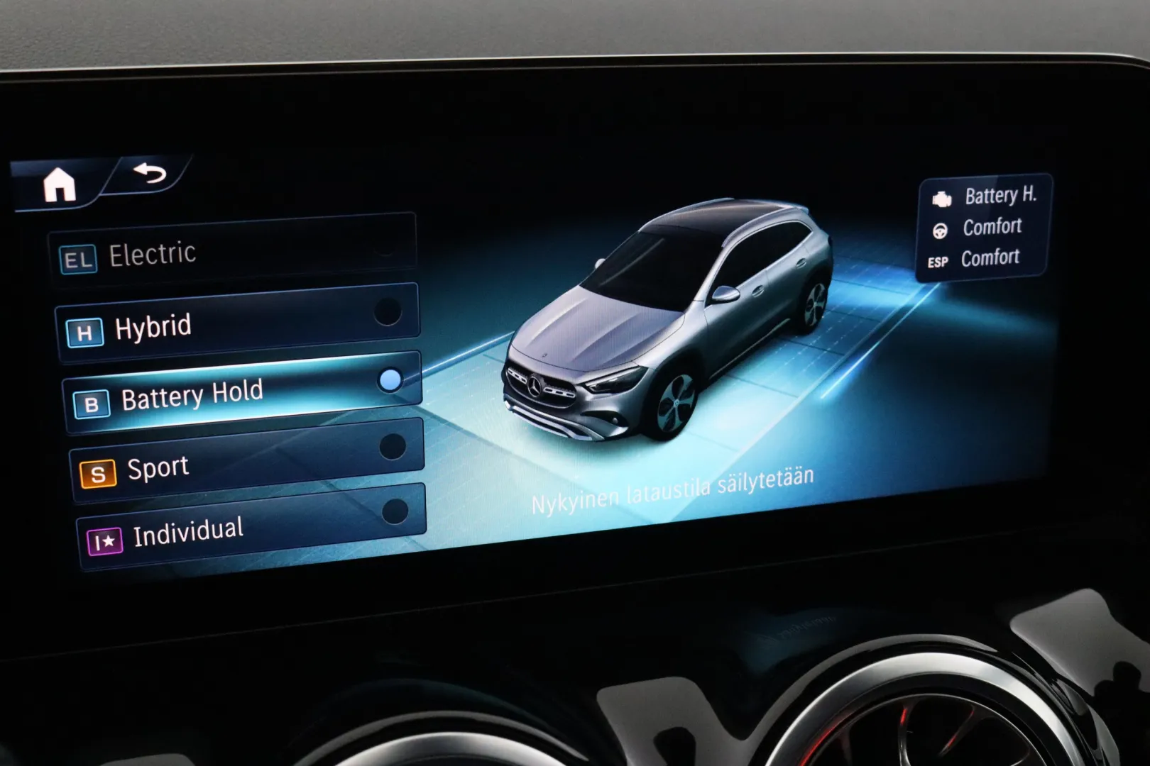 MERCEDES-BENZ GLA XTH-580 carousel image