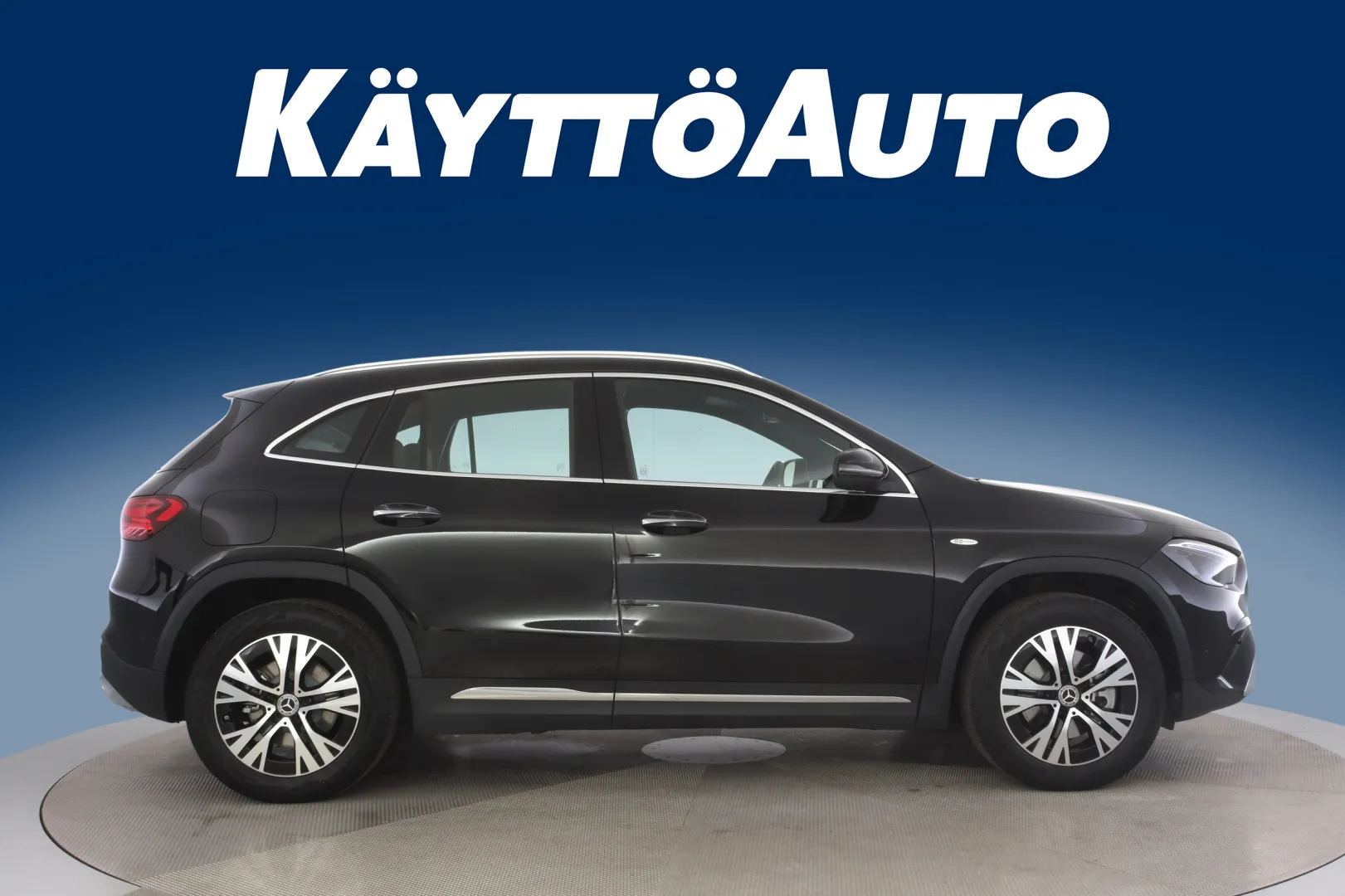 MERCEDES-BENZ GLA XTH-580 carousel image