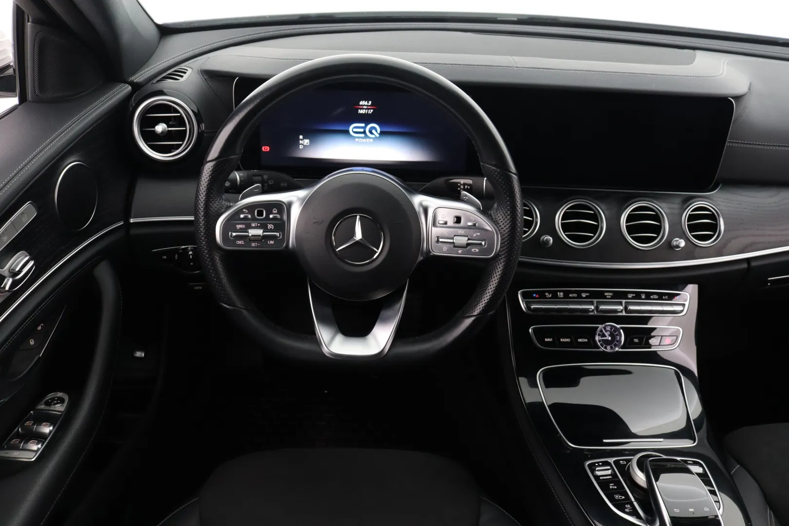 MERCEDES-BENZ E XPL-394 carousel image