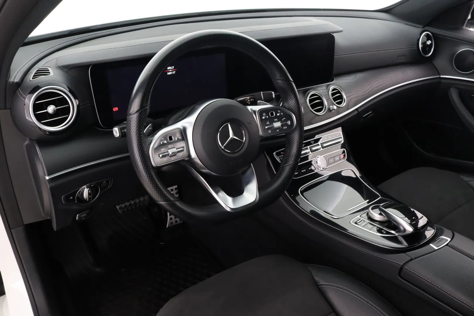 MERCEDES-BENZ E XPL-394 carousel image