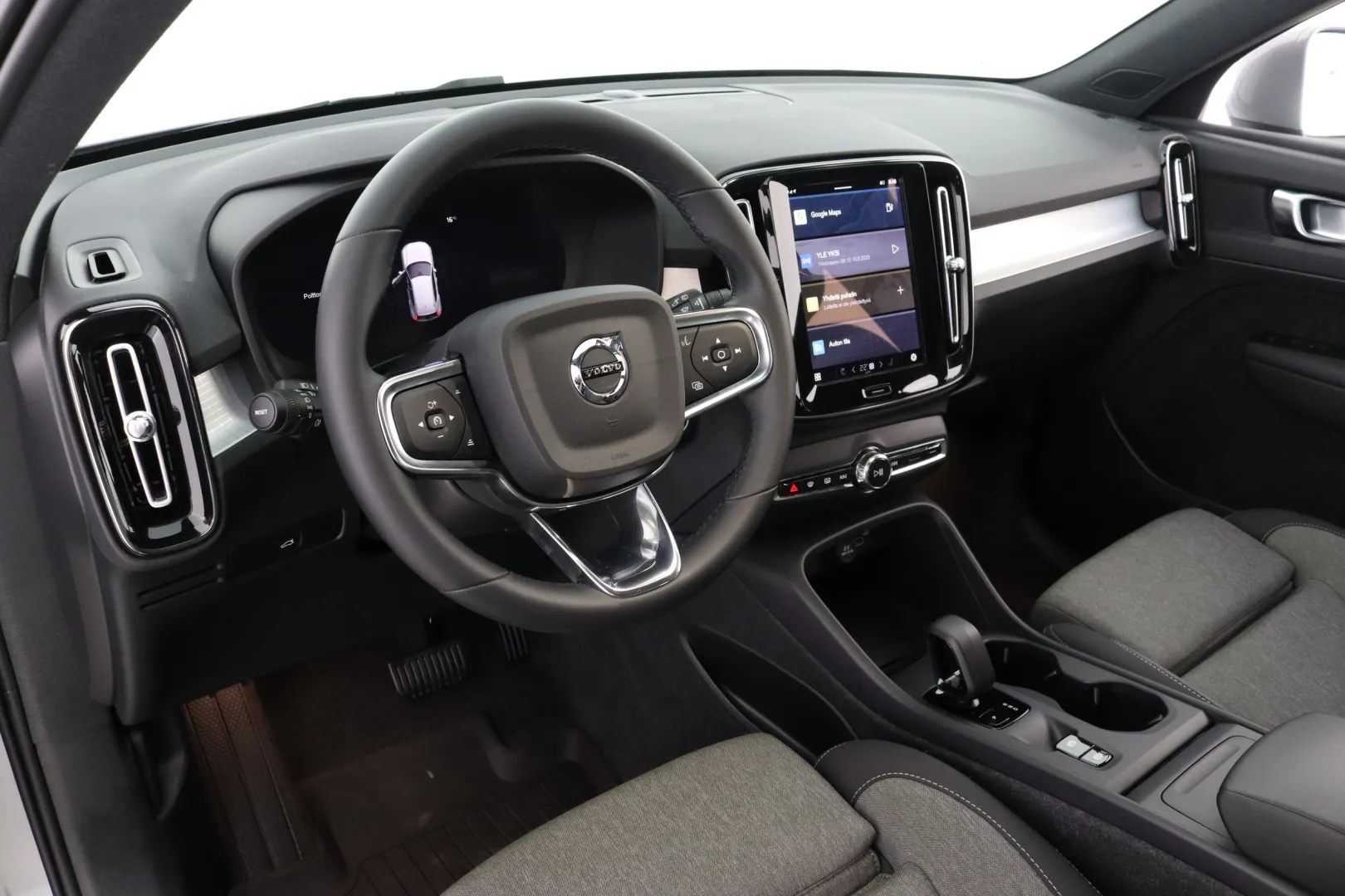 VOLVO XC40 RVR-505 carousel image