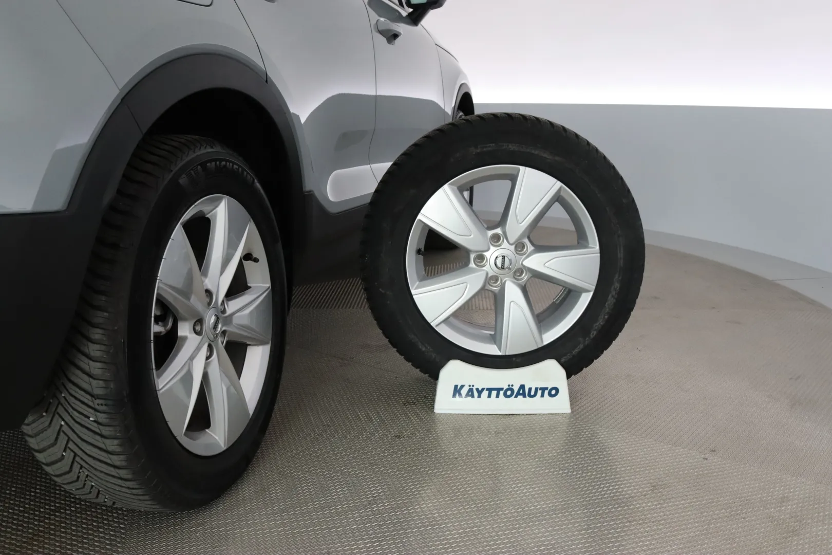VOLVO XC40 RVR-505 carousel image