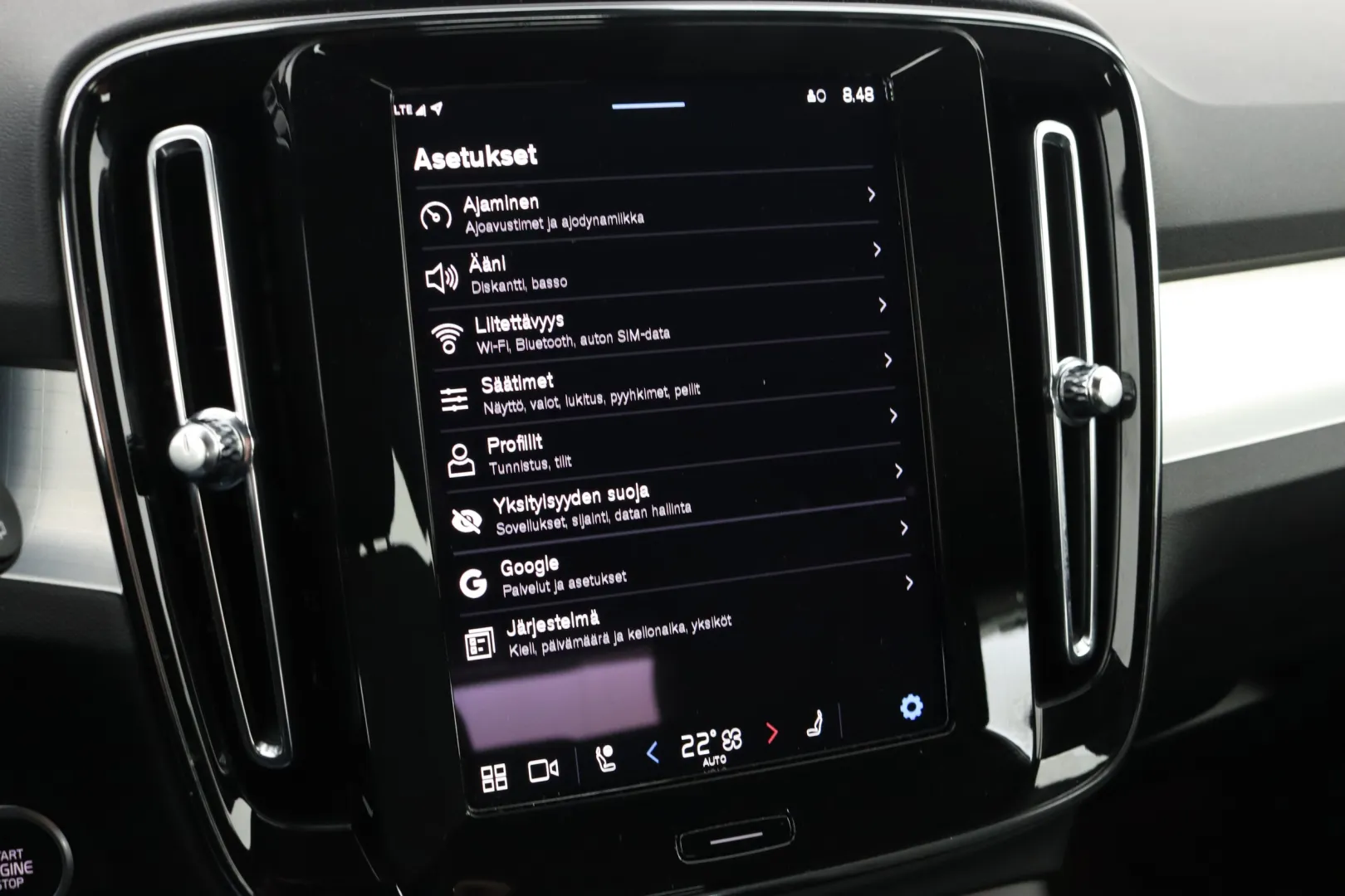 VOLVO XC40 RVR-505 carousel image