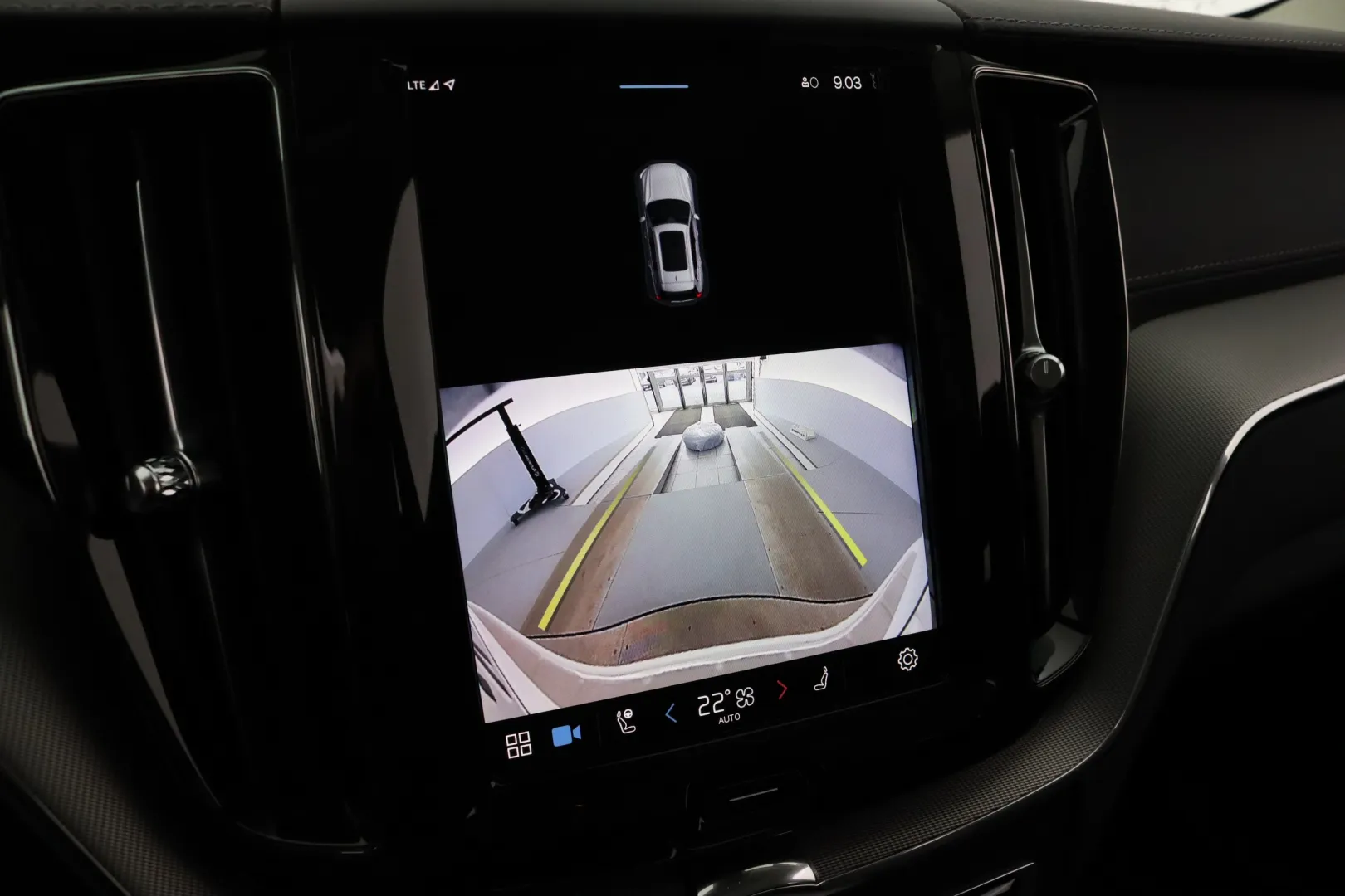 VOLVO XC60 SPK-111 carousel image