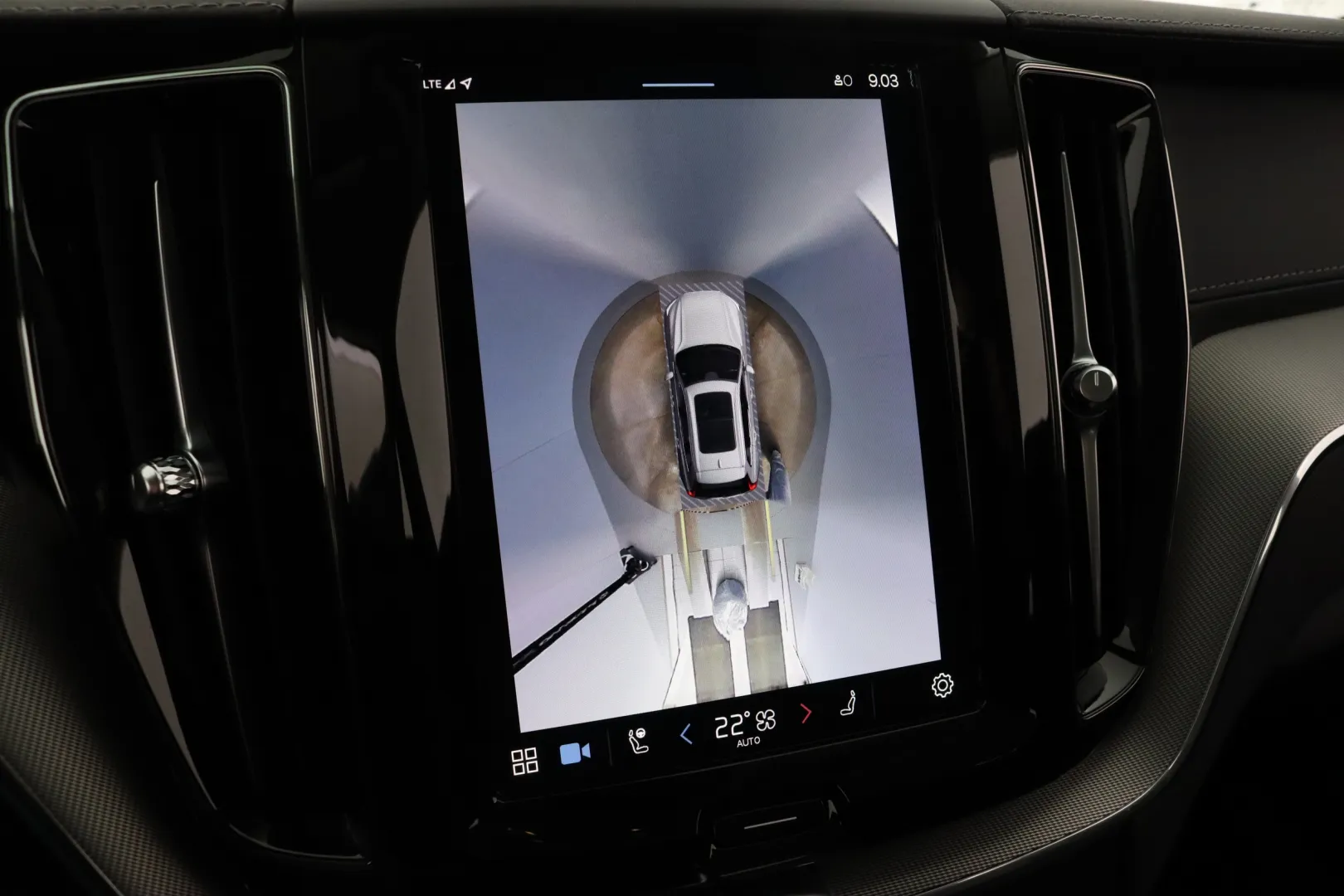 VOLVO XC60 SPK-111 carousel image
