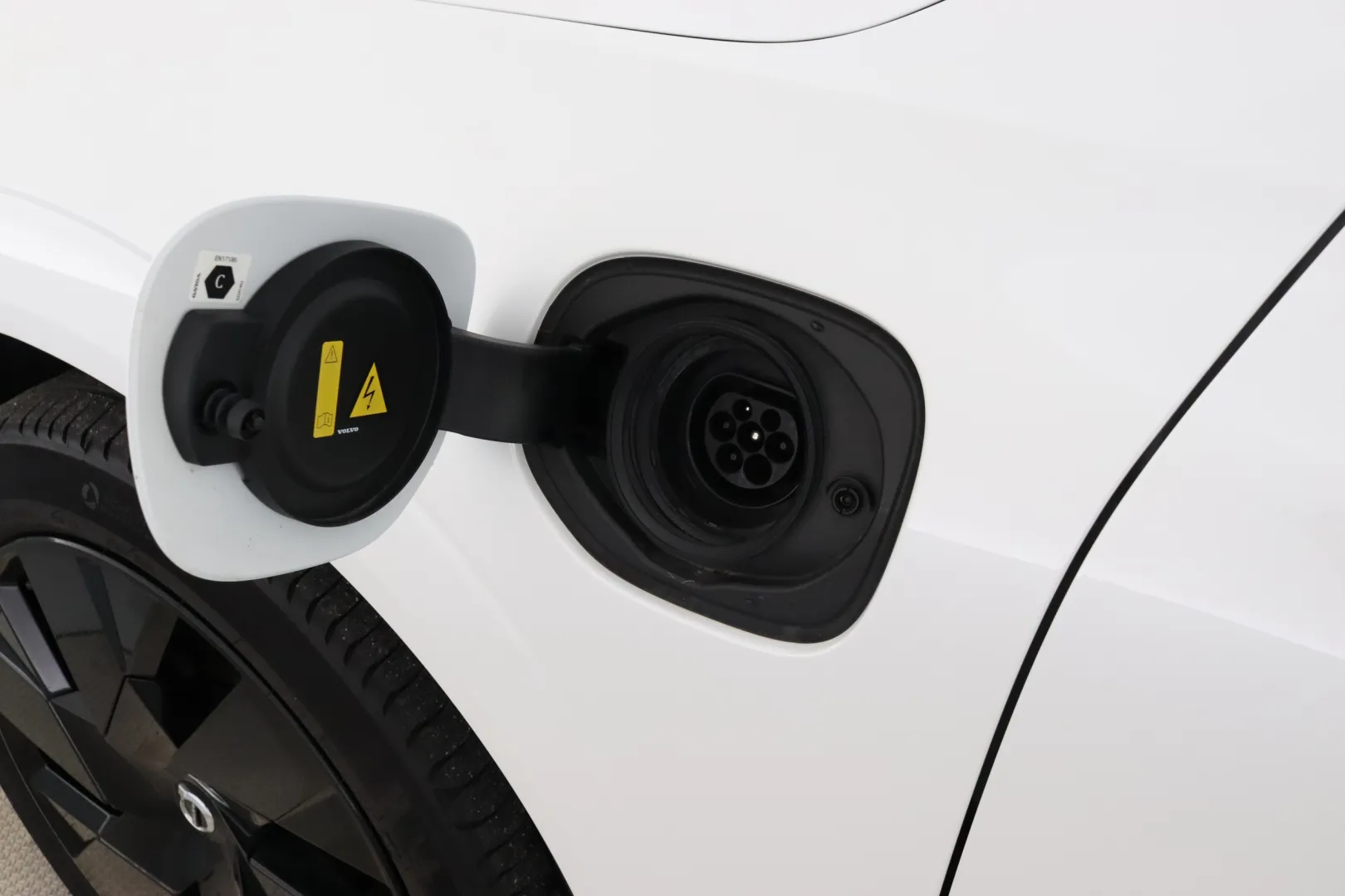 VOLVO XC60 SPK-111 carousel image