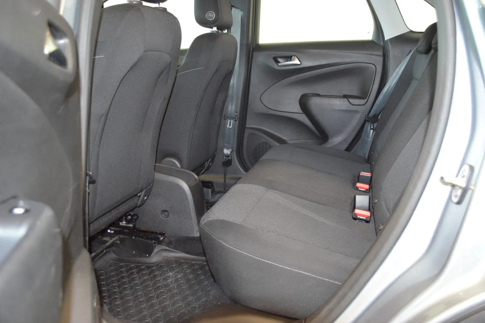 OPEL Crossland X COZ-600 carousel image