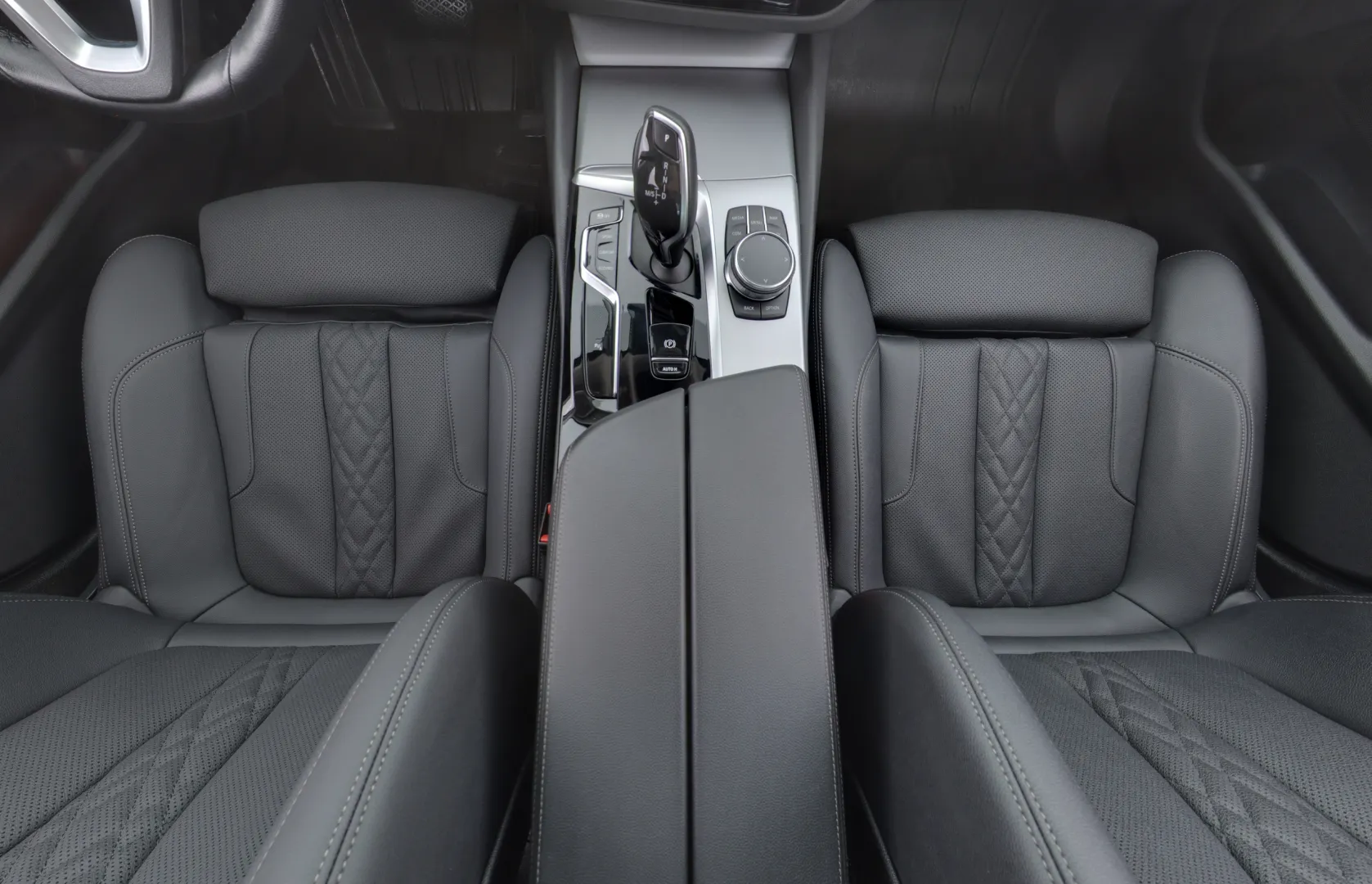 BMW 520 FPB-894 carousel image