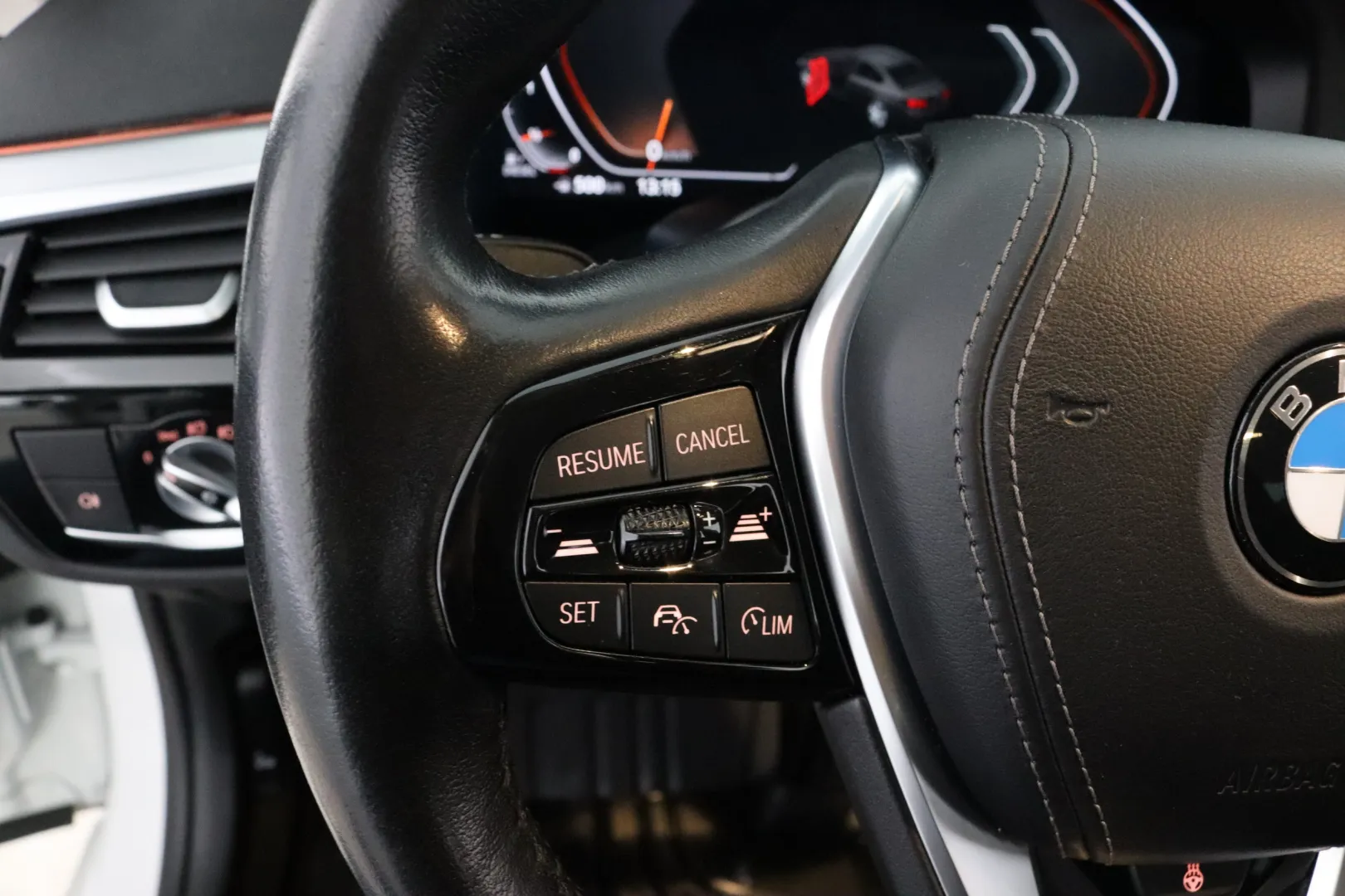 BMW 520 FPB-894 carousel image