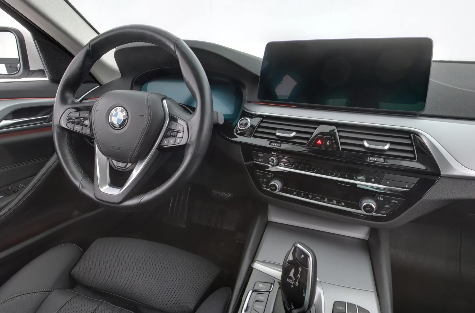 BMW 520 FPB-894 carousel image