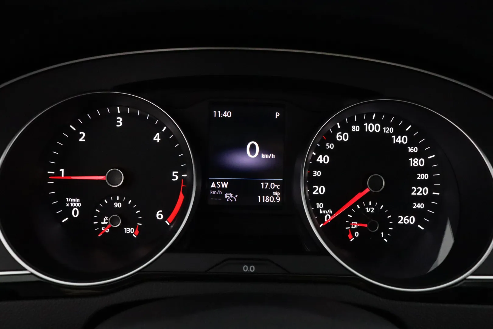 VOLKSWAGEN Passat XPH-153 carousel image