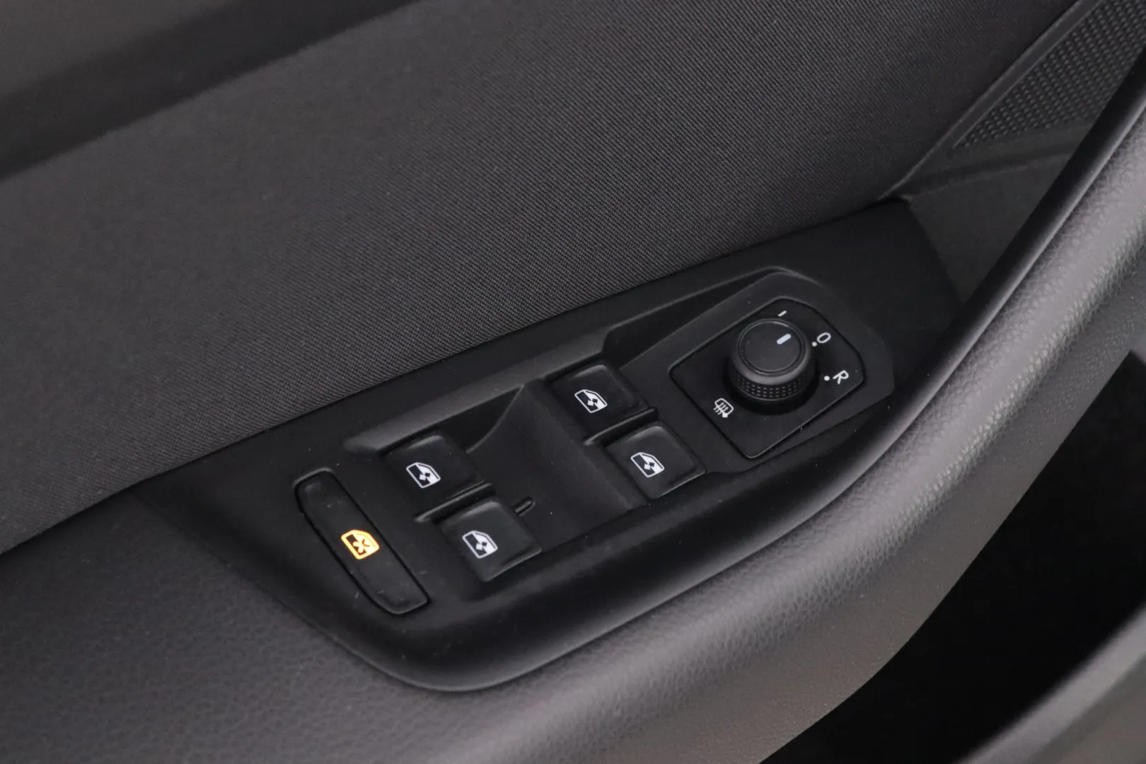 VOLKSWAGEN Passat XPH-153 carousel image