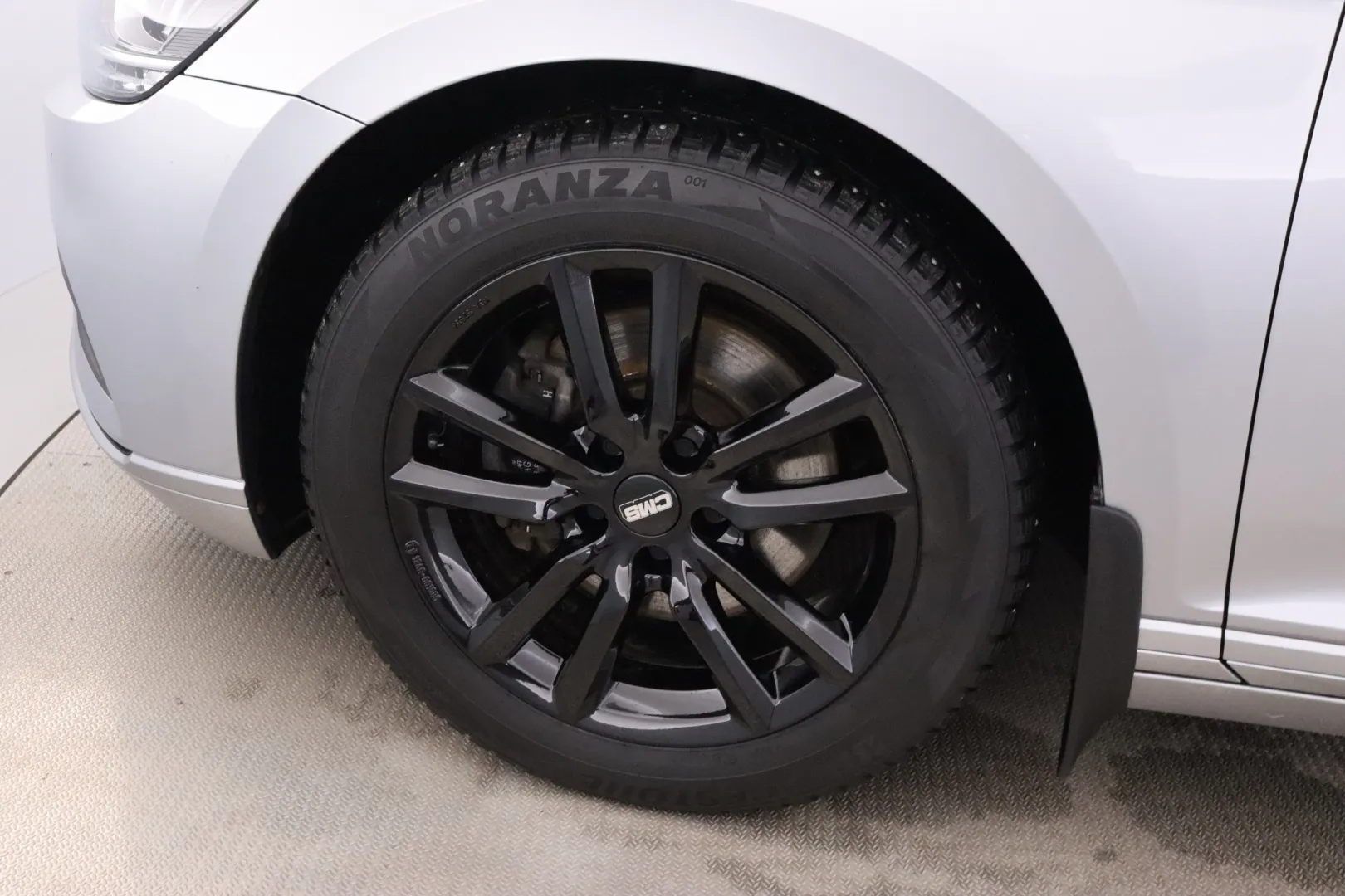 VOLKSWAGEN Passat XPH-153 carousel image