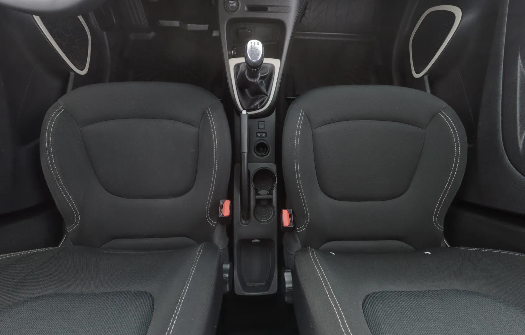 RENAULT Captur IOH-758 carousel image