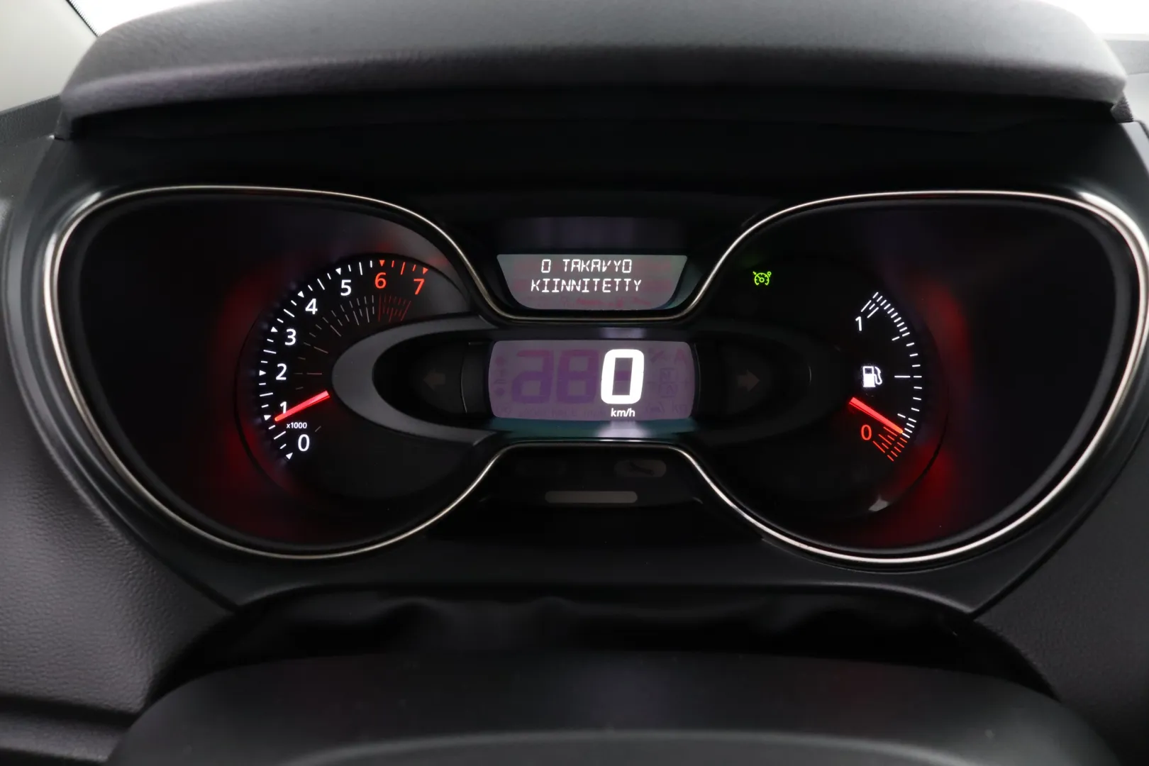 RENAULT Captur IOH-758 carousel image