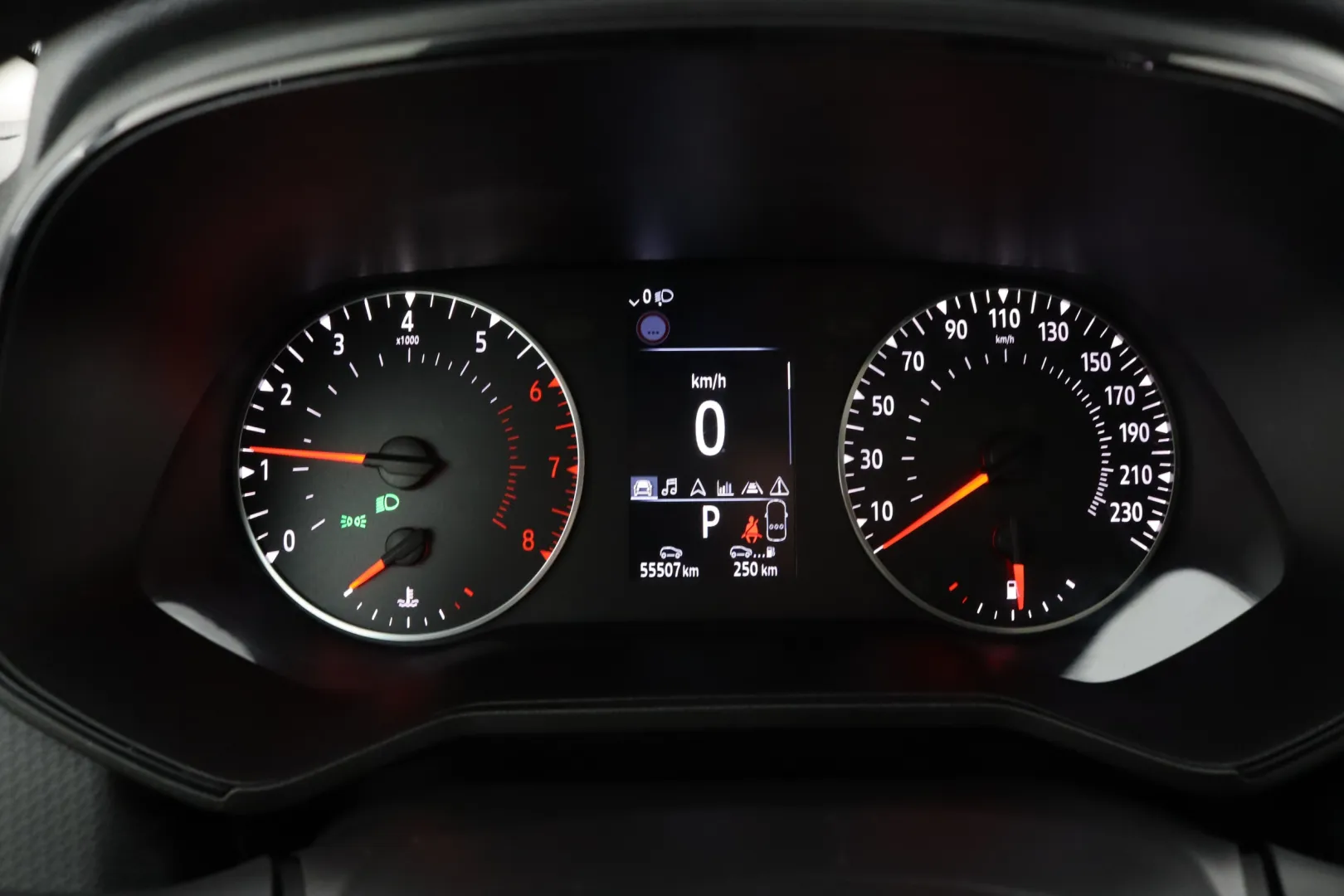 RENAULT Clio OZC-988 carousel image